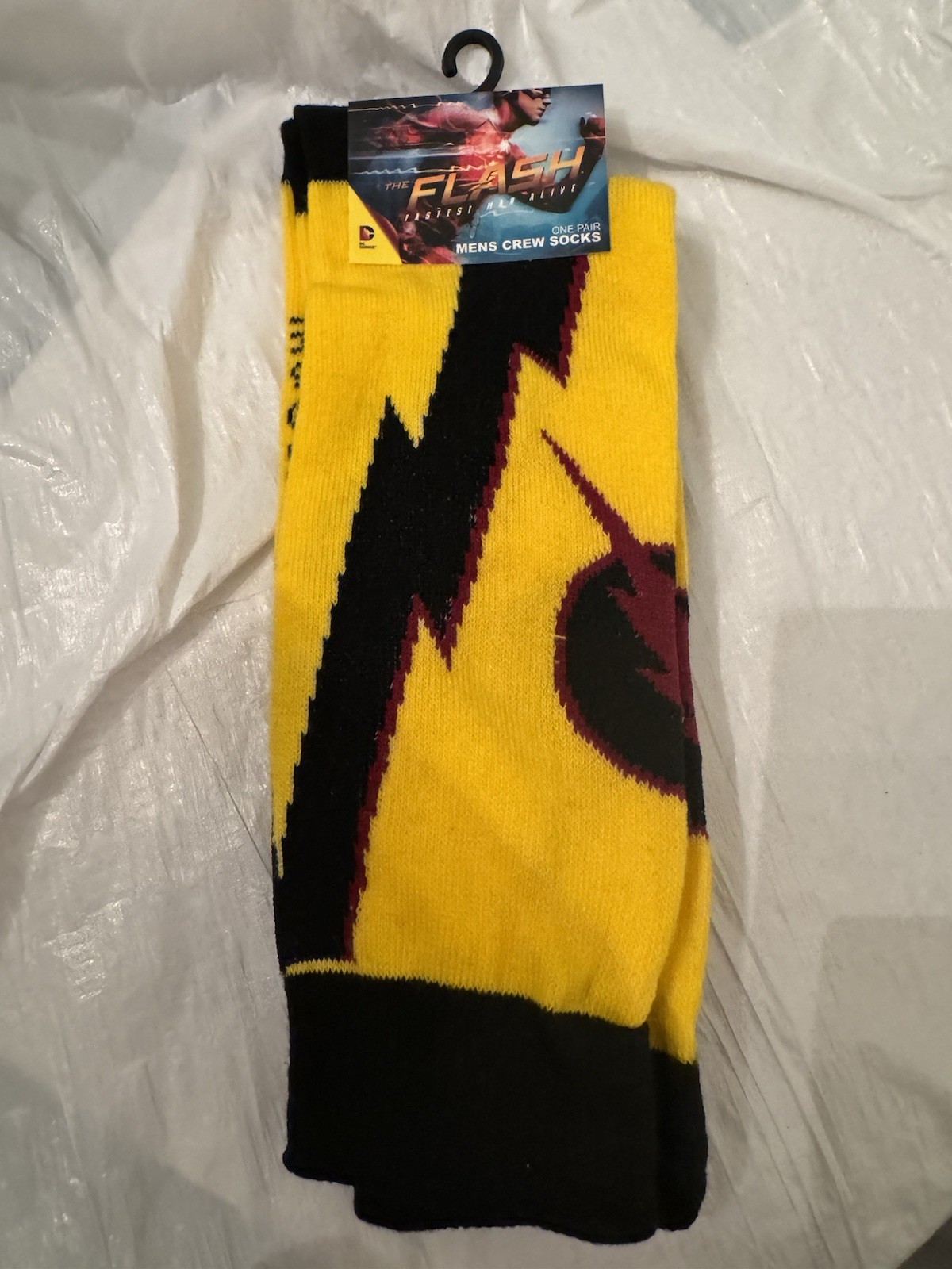 TheFlash MensCrewSocks Yellow Lightning DCComics Bioworld NWTSize10-13 Lootcrate