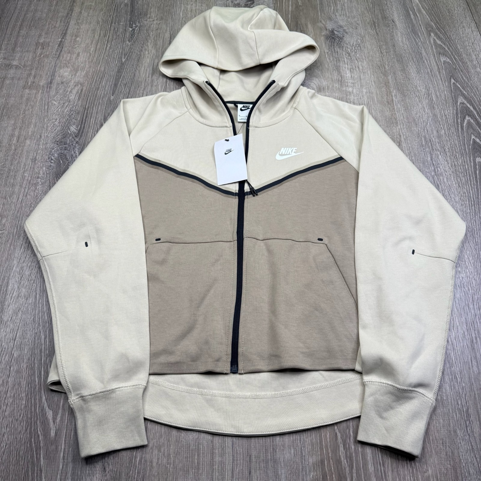 NWT Nike Sportswear Womens Beige Tech Fleece Windrunner Full Zip Hoodie Size M
