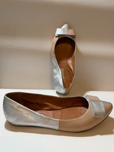 Leather Prüne flats women size 6.0 silver and nude