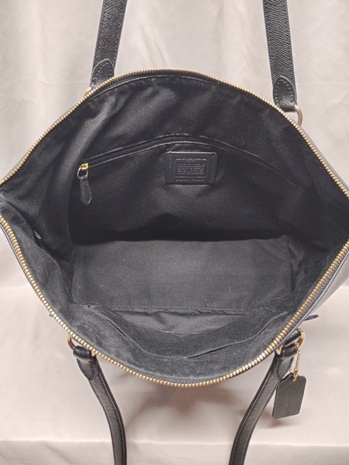 COACH Gallery Tote Shoulder Bag Black Crossgrain Leather w/ Gold Hardware F79608
