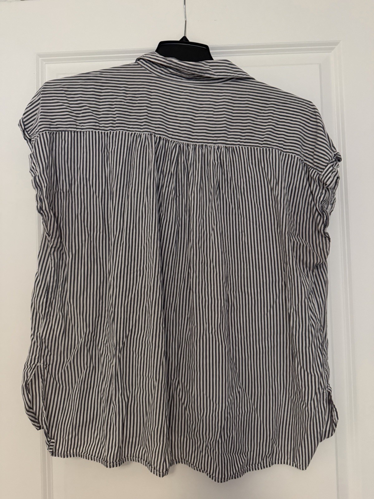 Old Navy Women’s White/Blue Striped Collared Button-Up Short Sleeve XXL
