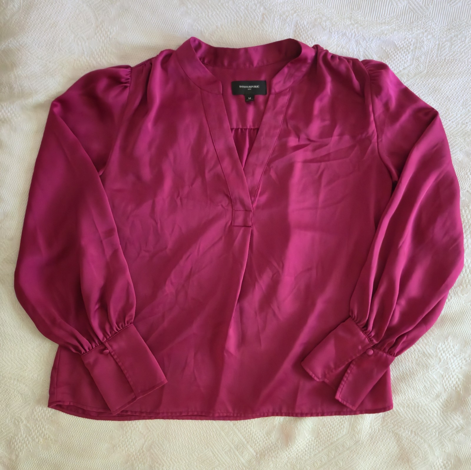 Banana Republic Women’s Magenta Dark Pink V-Neck Flowy Long-Sleeve Blouse Size M