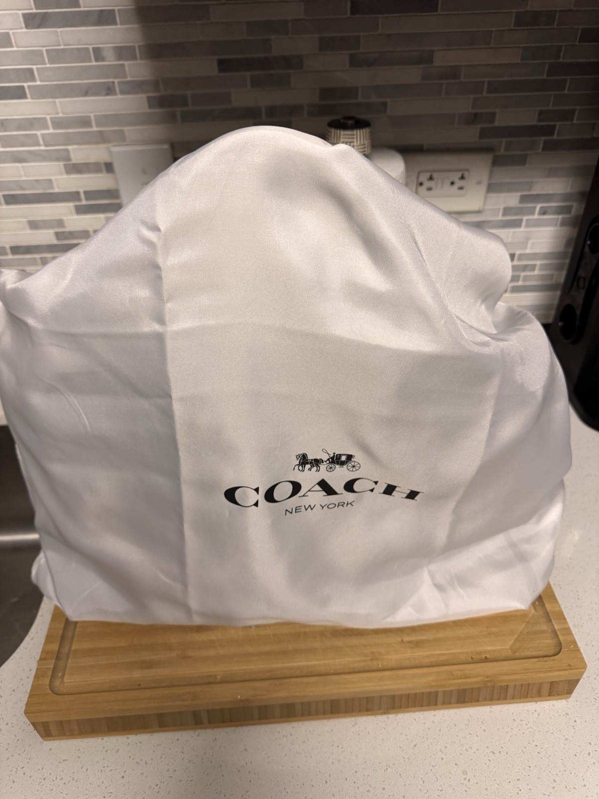Coach Empire 40