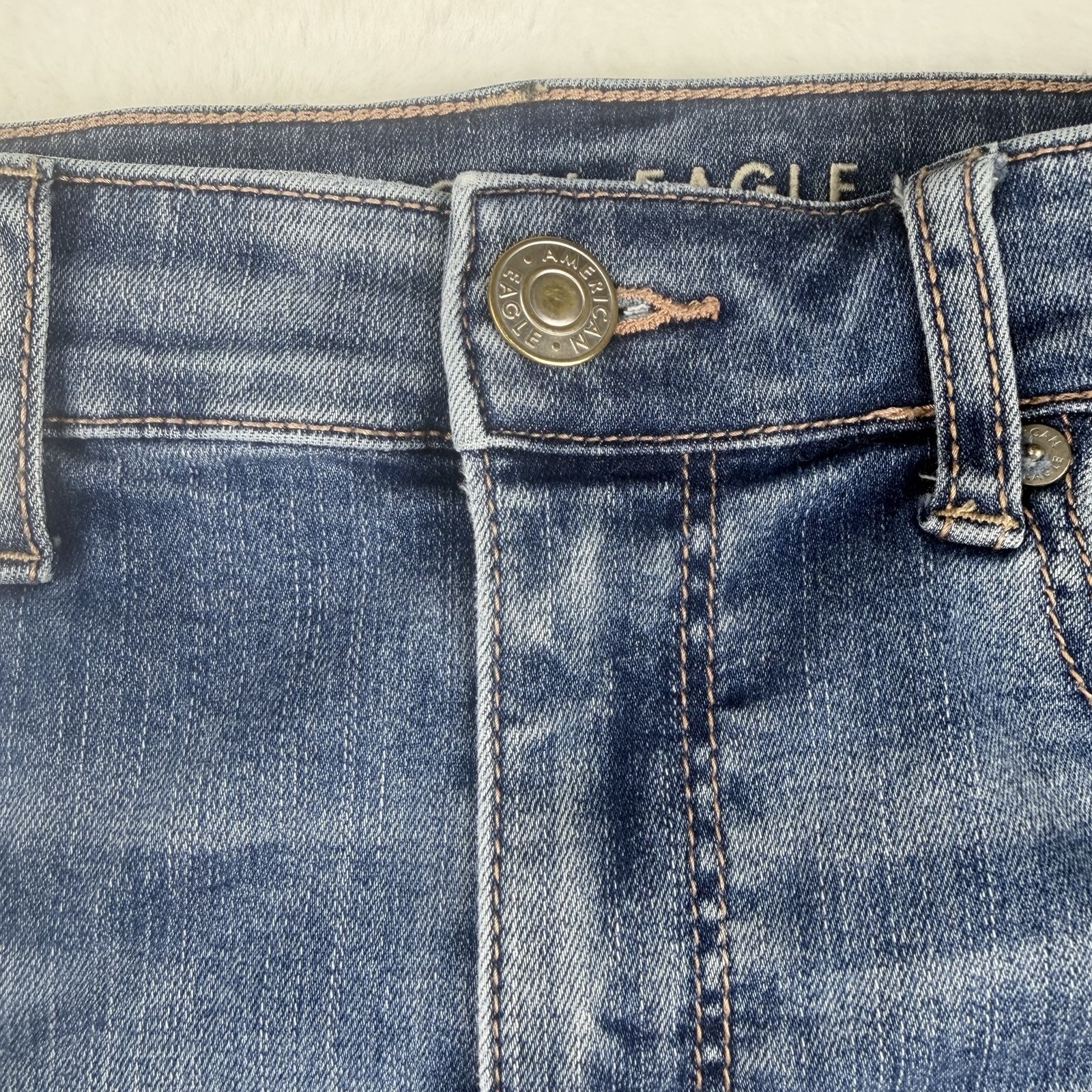 American Eagle High Rise Shortie Denim Jean Shorts Women’s Size 8 Distressed