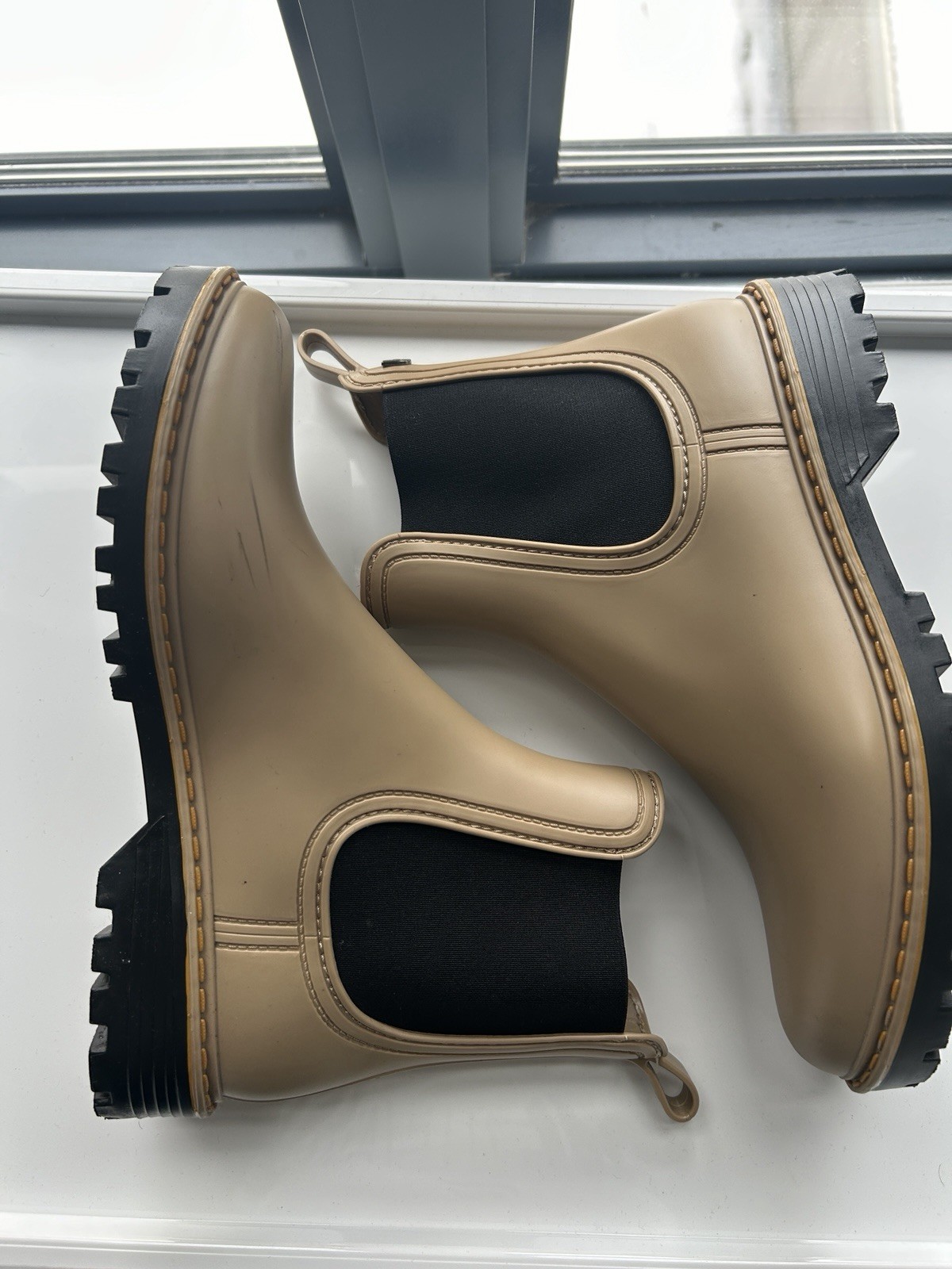 Igor Chelsea Rain Boots Beige and Black Women’s Size 9 Waterproof Ankle Boots