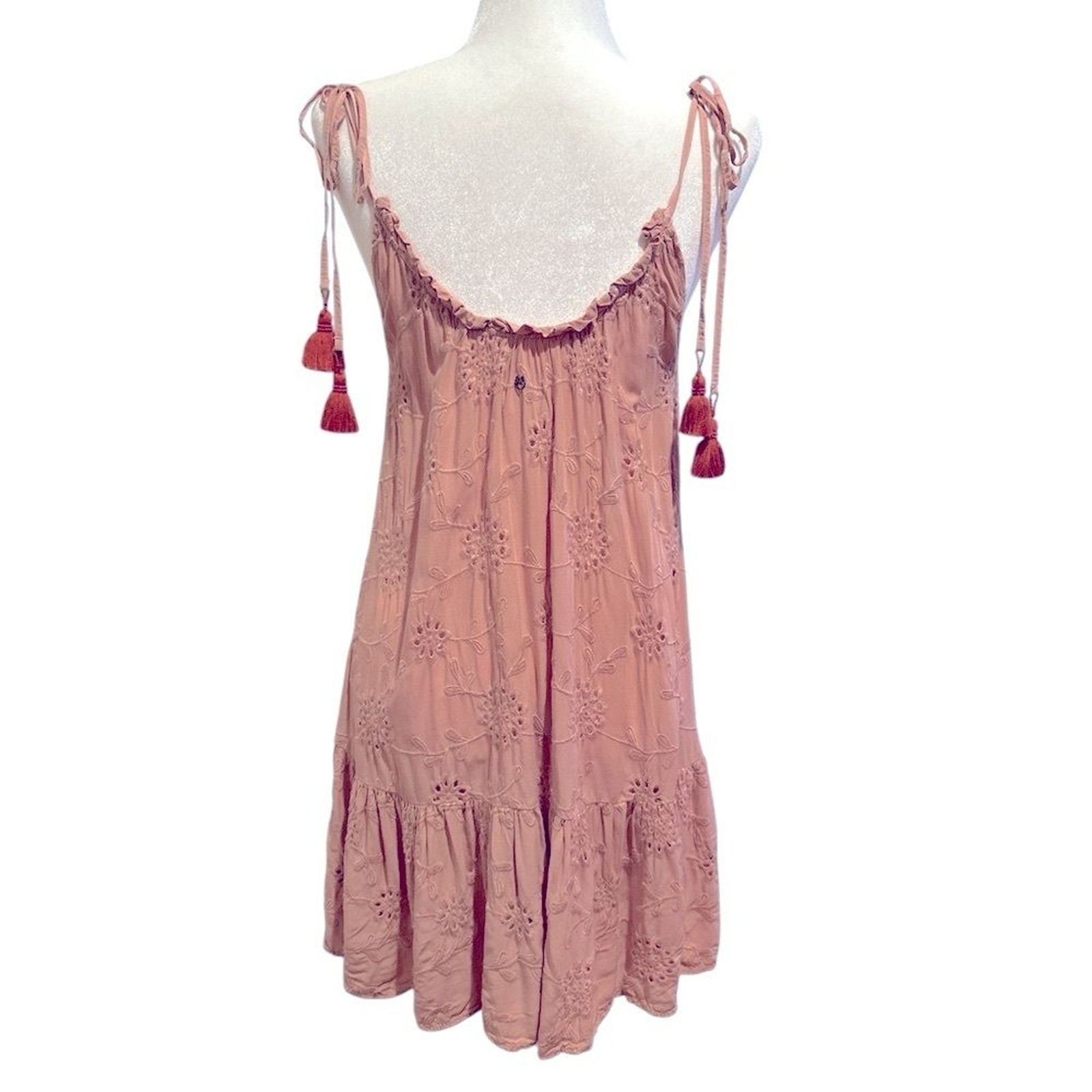 MAAJI REVOLVE MAGNOLIA BOHO EYELET CHAMPAGNE BEACH COASTAL DRESS TASSELS M