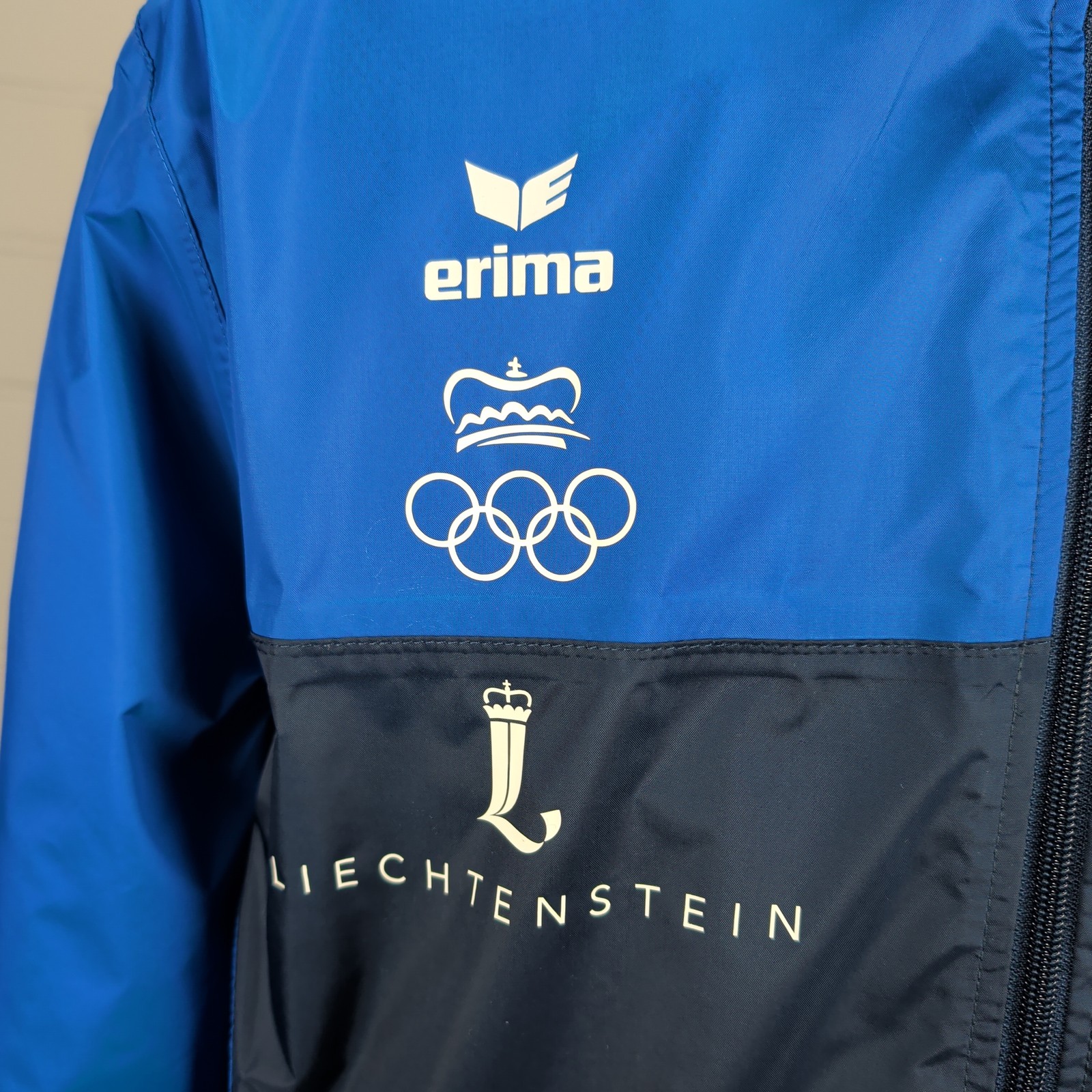 Erima Liechtenstein Olympic Lightweight Raincoat Jacket Blue Red Men Large 42 in