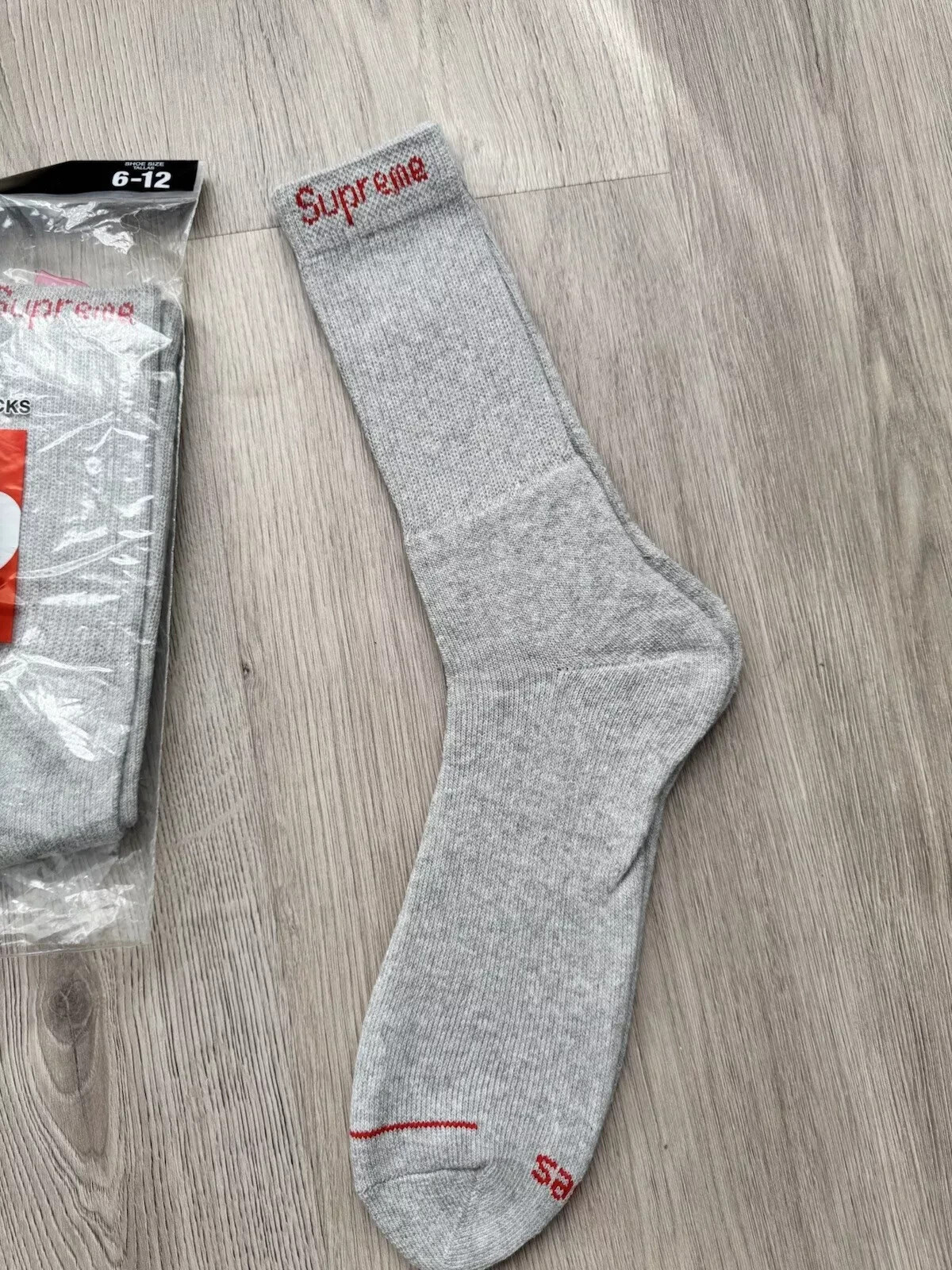 SUPREME X Hanes GREY Crew Socks (SINGLES) ONE PAIR / 100% AUTHENTIC BRAND NEW