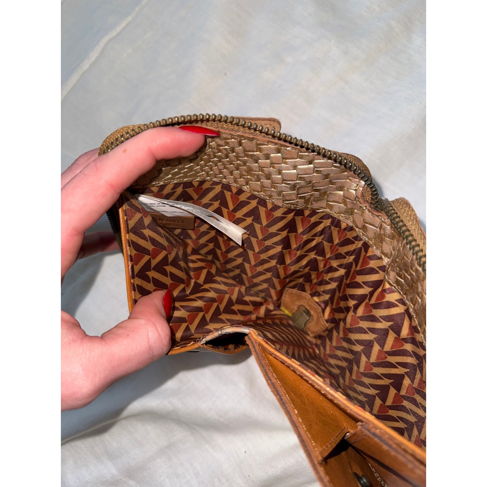 Velez Artisan Leather Columbian Women’s Wallet / Billetera Gold Zip