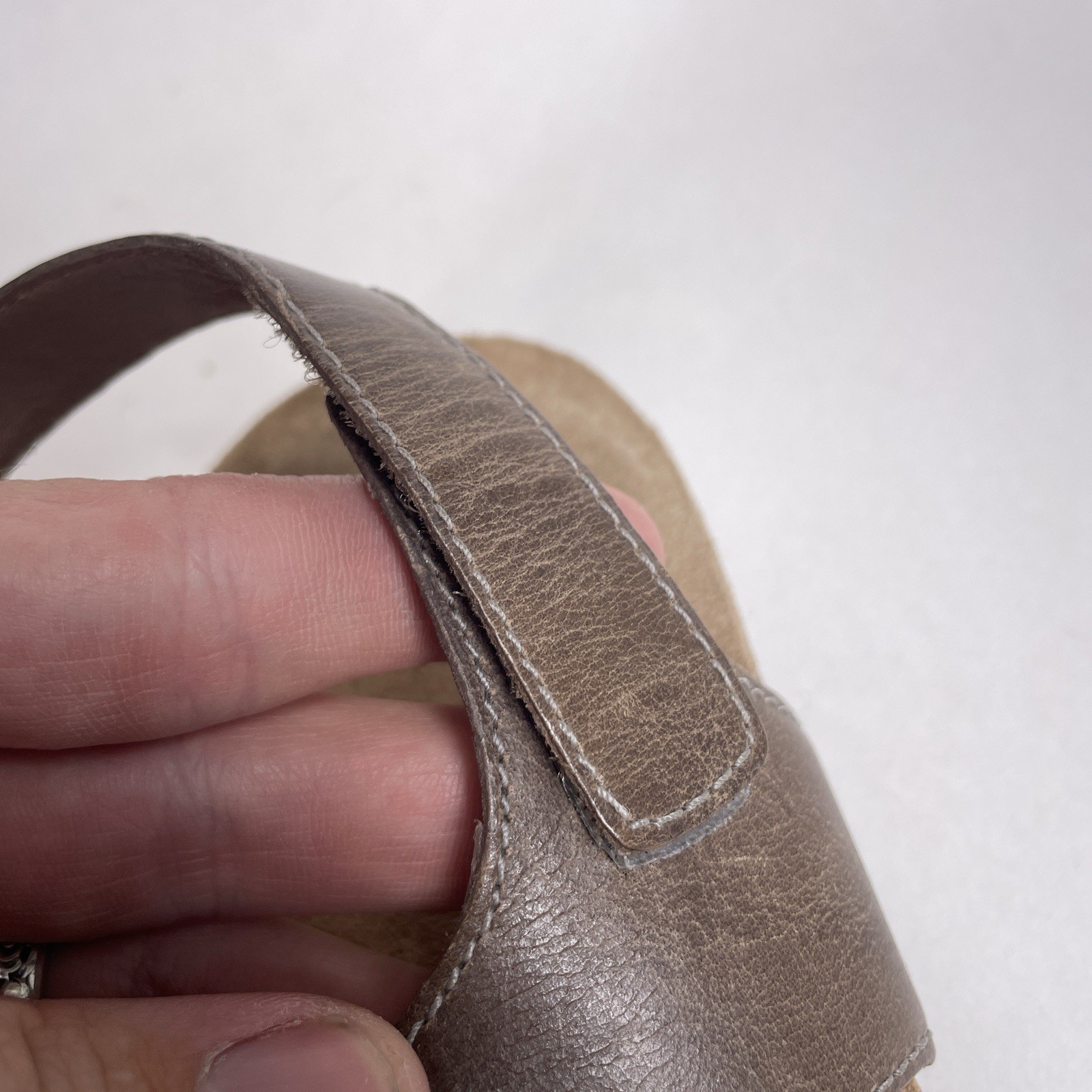 Size 42 – Dansko Reece Stone Women’s Loop Sandal Thong Toe Strap Brown