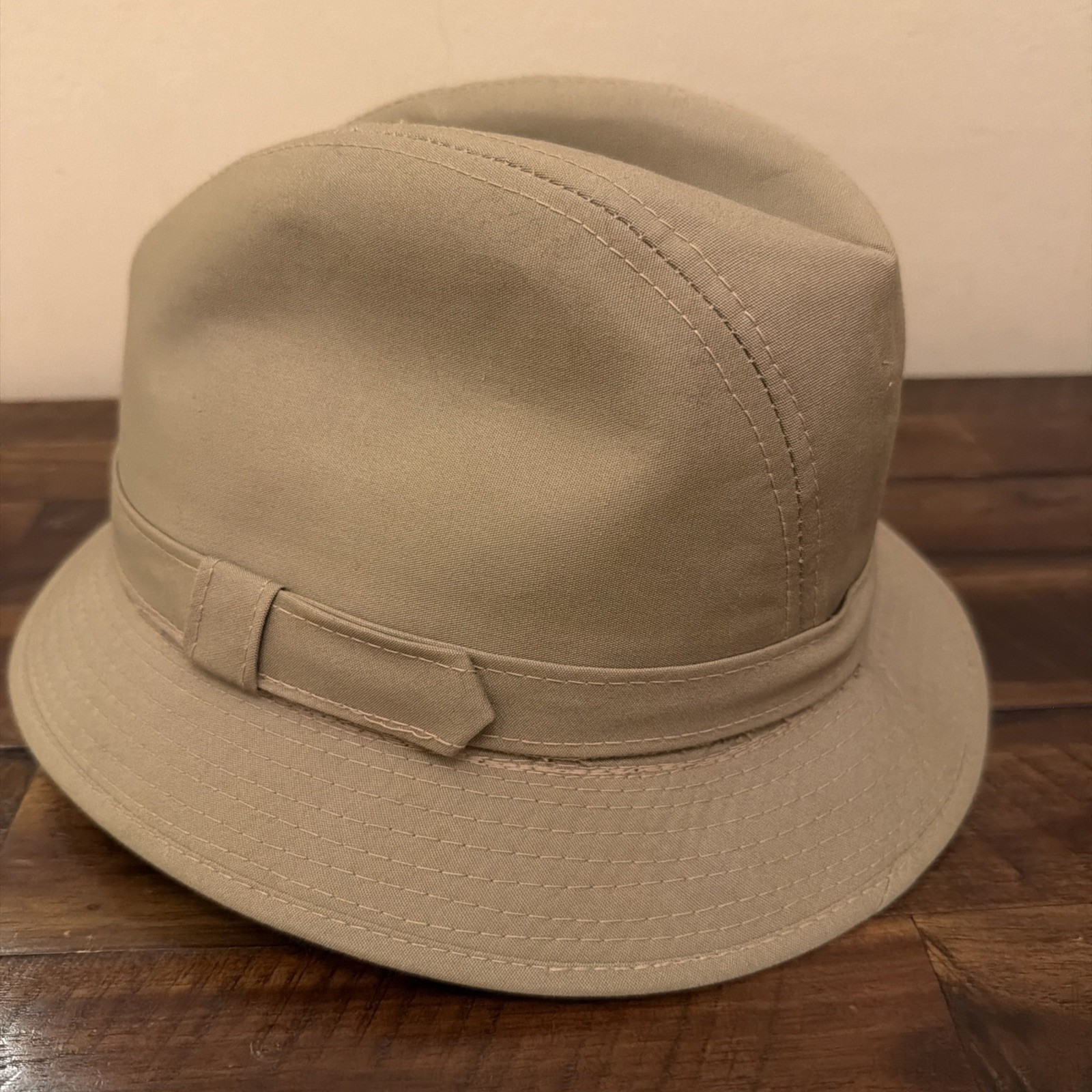 SI Men’s Fedora Trilby Hat Beige Tan Satin Lined Size Large Made in Sri Lanka