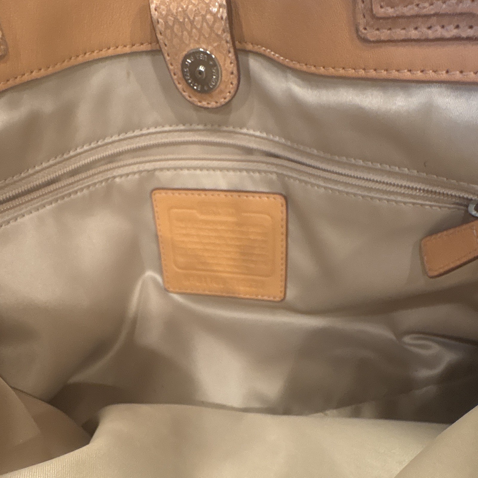 Coach Peach Handbag Turn Lock Zip Silver Hardware Lined Inner/Outer Pockets