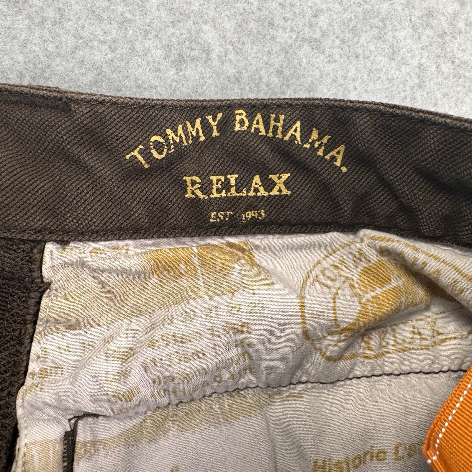 Tommy Bahama Shorts Men 33 Brown Cargo Relax Cotton Casual Travel Beach Vacation