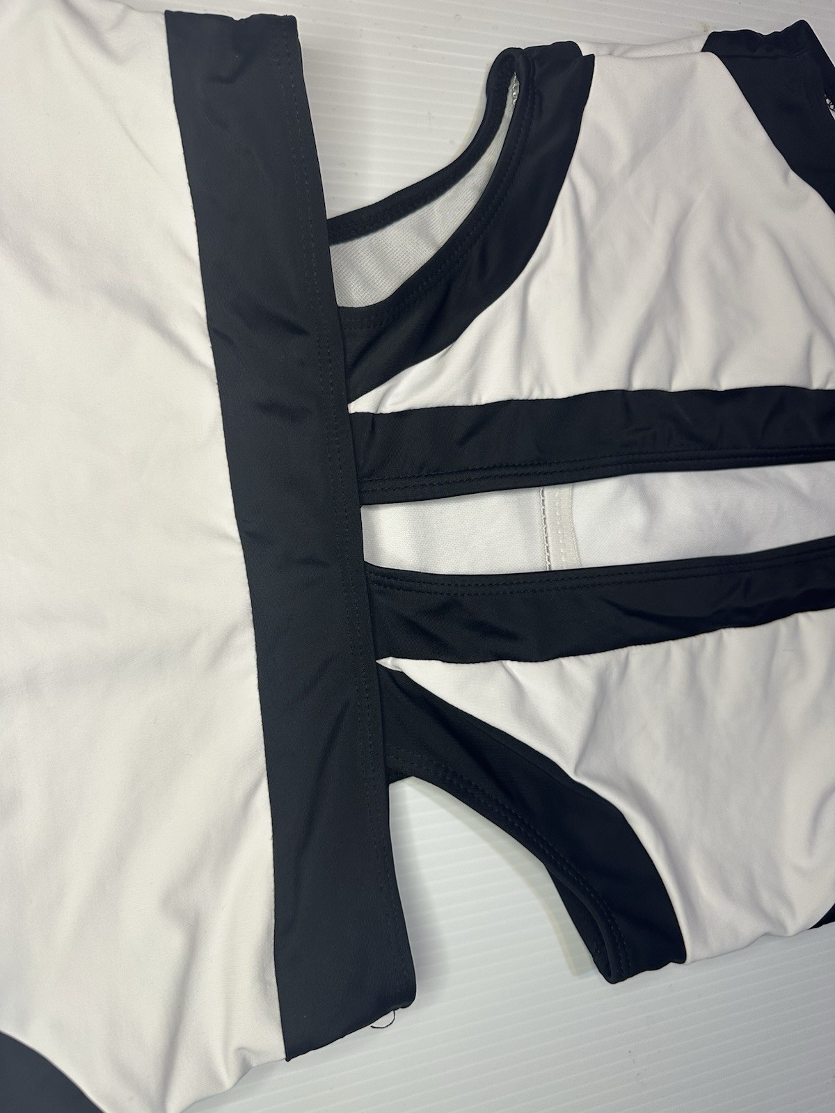 Black White Cut-Out One Piece Swimsuit Colorblock Polyamide Elasthane Medium