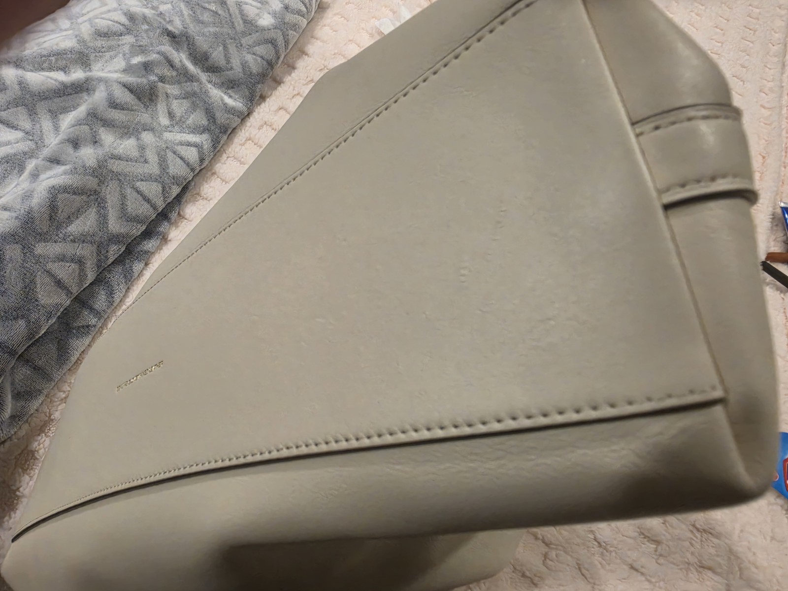 Coach Juliet Shoulder Bag 38″ Brass/Chalk White Glovetanned Leather