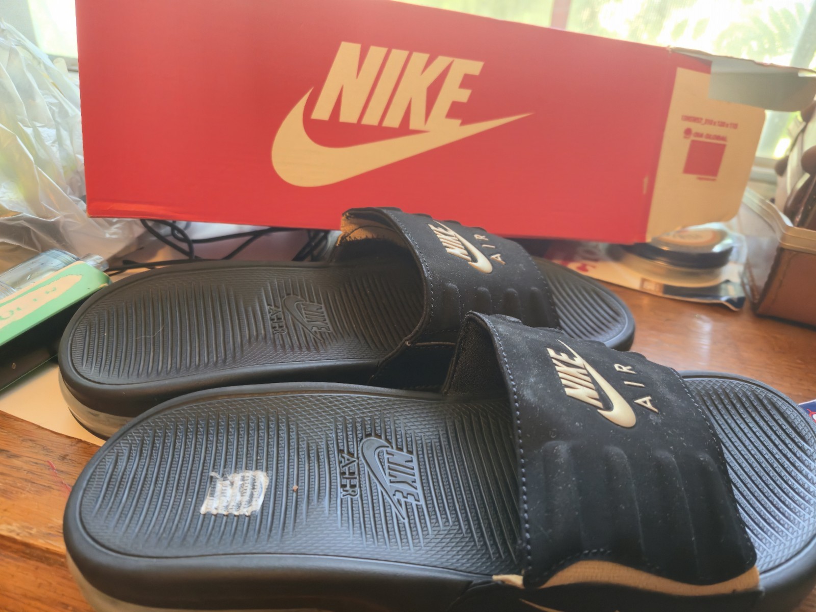 Nike Air Max Slide Sandals Black/Metallic Gold Rubber Logo US 7 New Defects