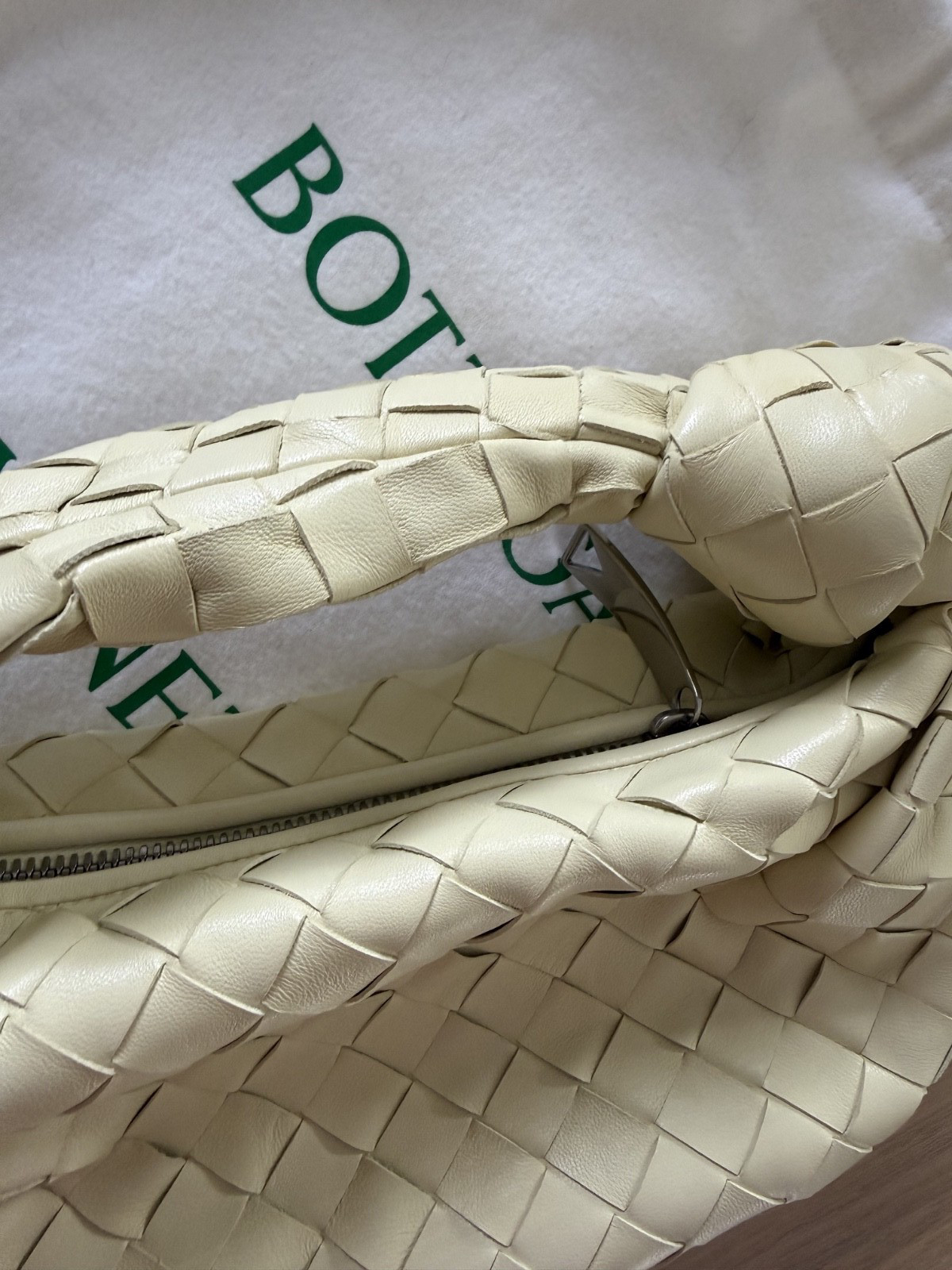 Pre-owned: Auth Bottega Veneta Leather Mini Jodie Knot handbag Ice Cream yellow
