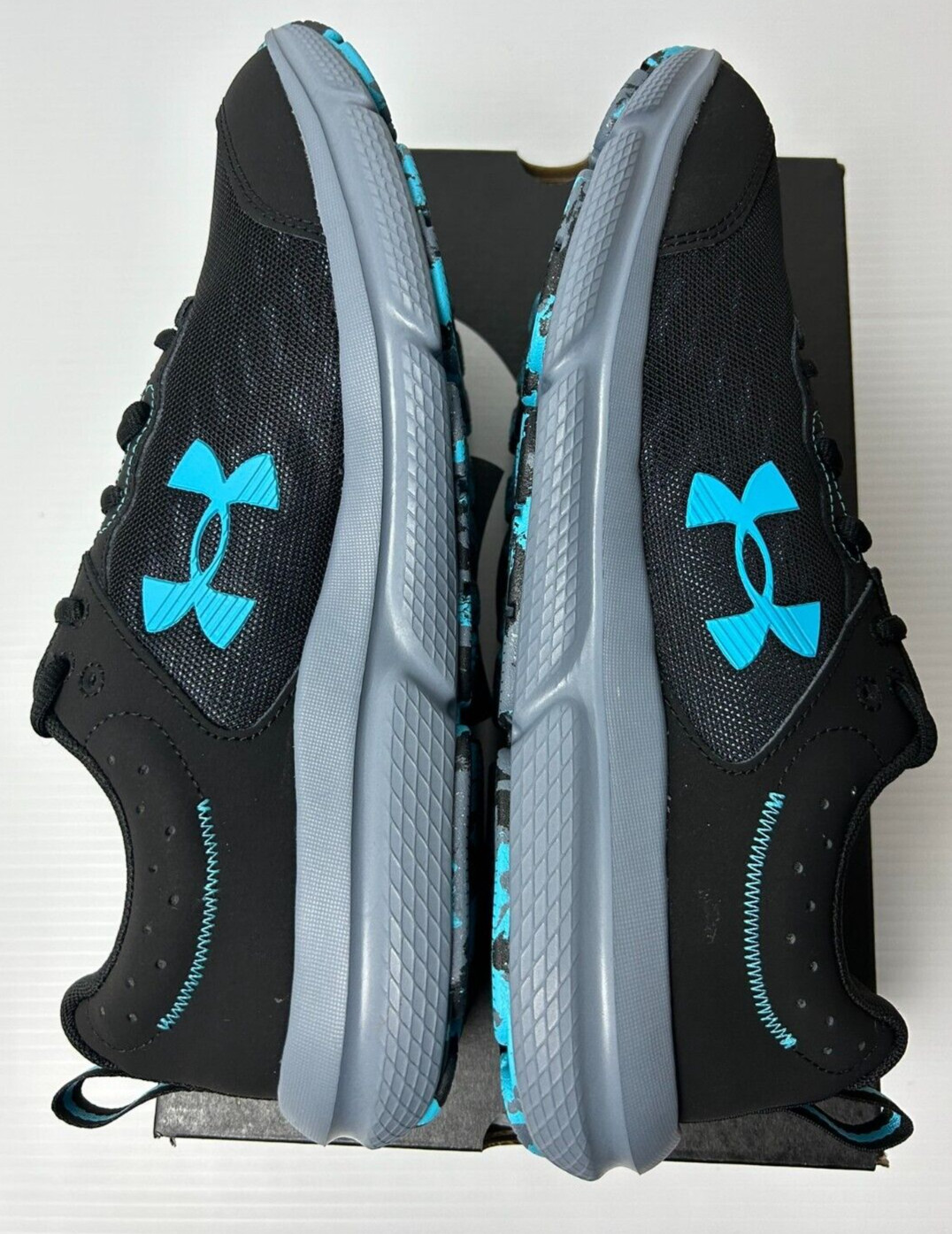 Under Armour Charged Assert 10 Black Blue Running Shoes 3026175-003 Mens Size 9