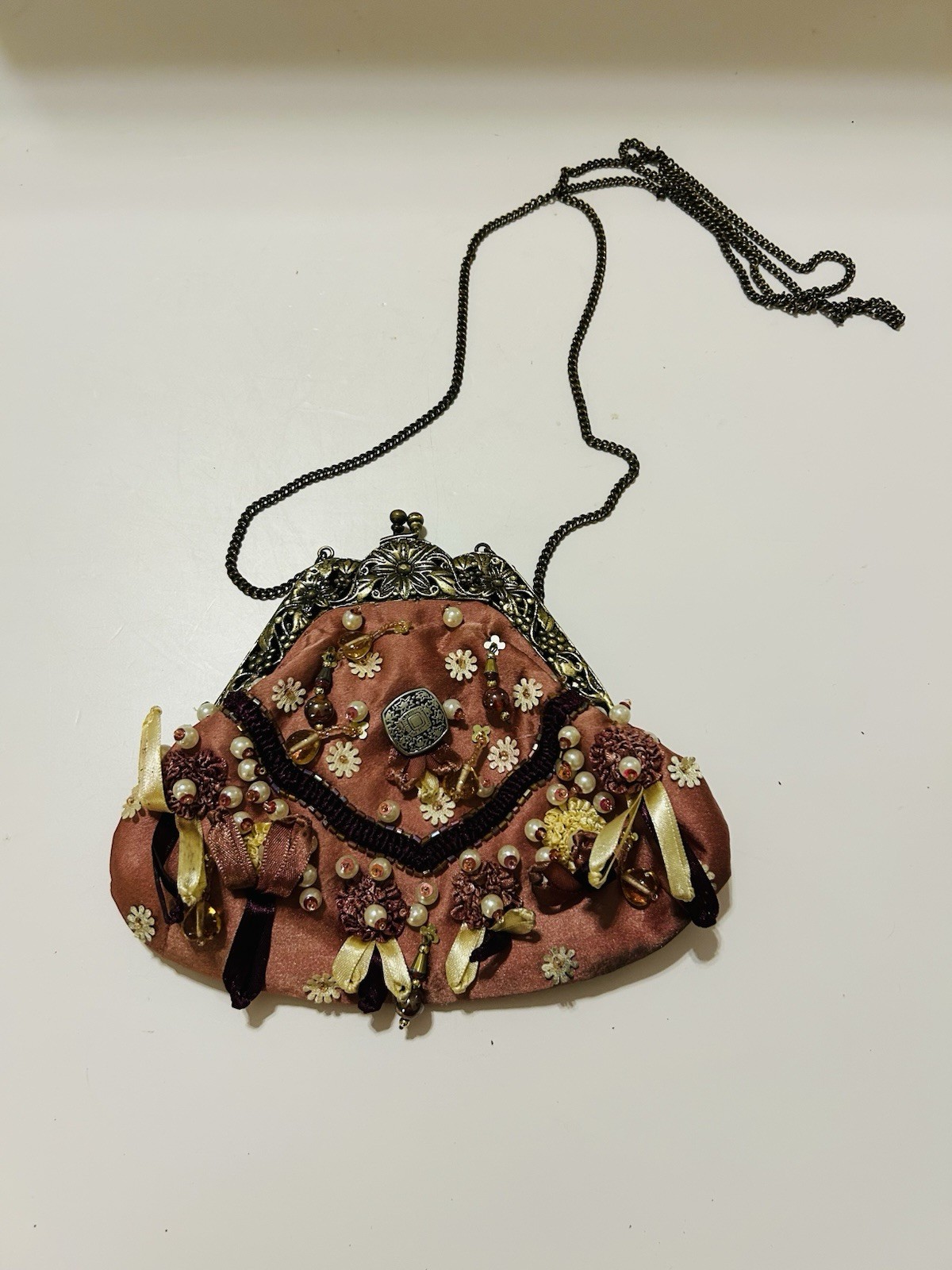 Vintage Embroidered Kiss Lock Silk Lined Purse Chain Strap Evening Bag READ