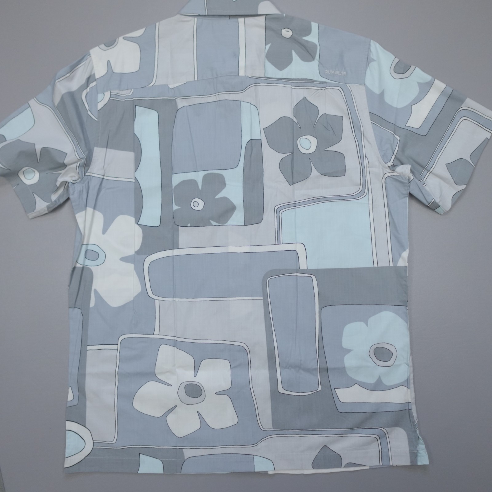 Quicksilver Men’s Carbon Surfrider Printed Short Sleeve Comfort Fit Rayon Blend
