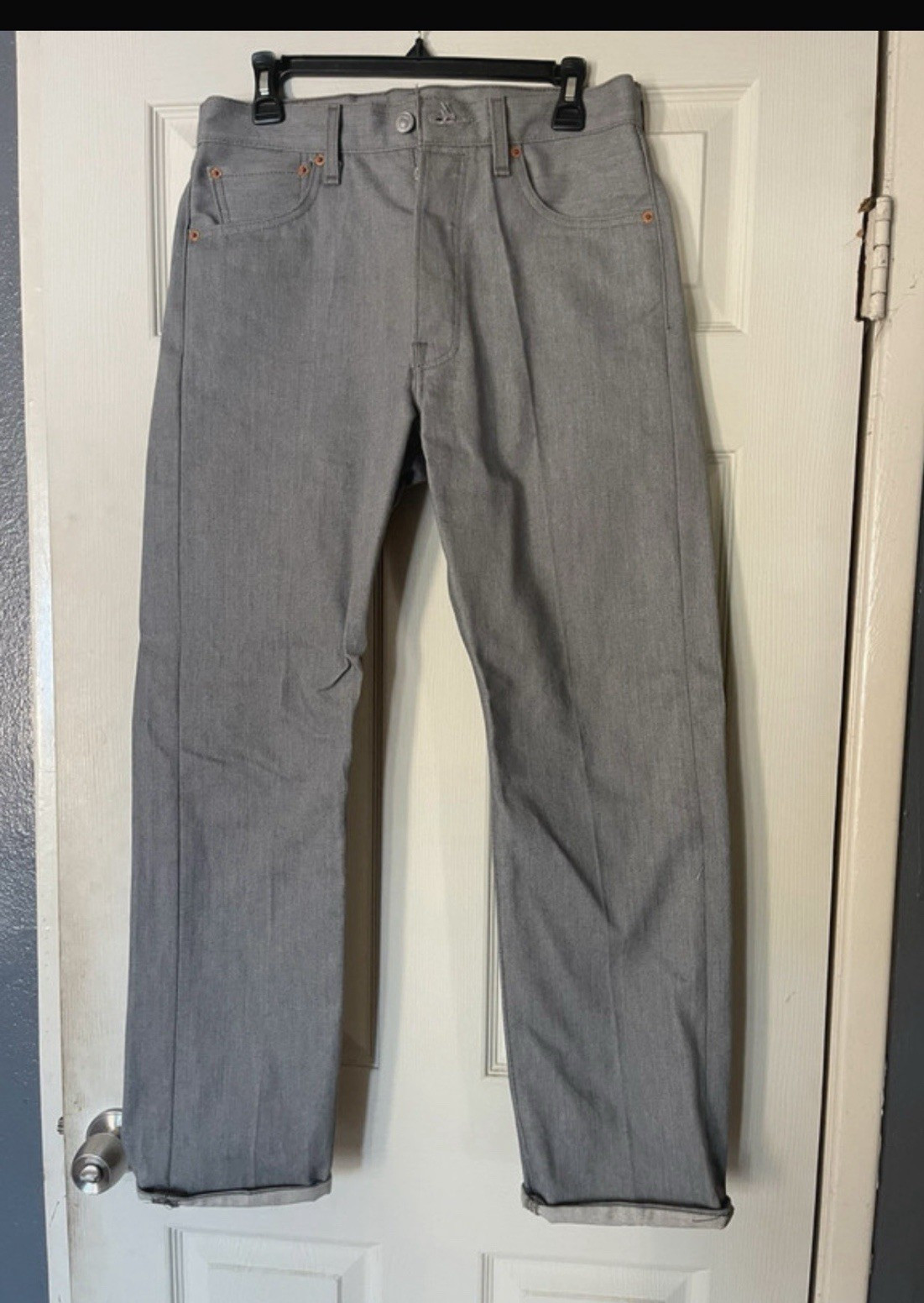 Levi’s Men’s Gray Straight Fit Denim Jeans Button Fly Light Wash Pockets