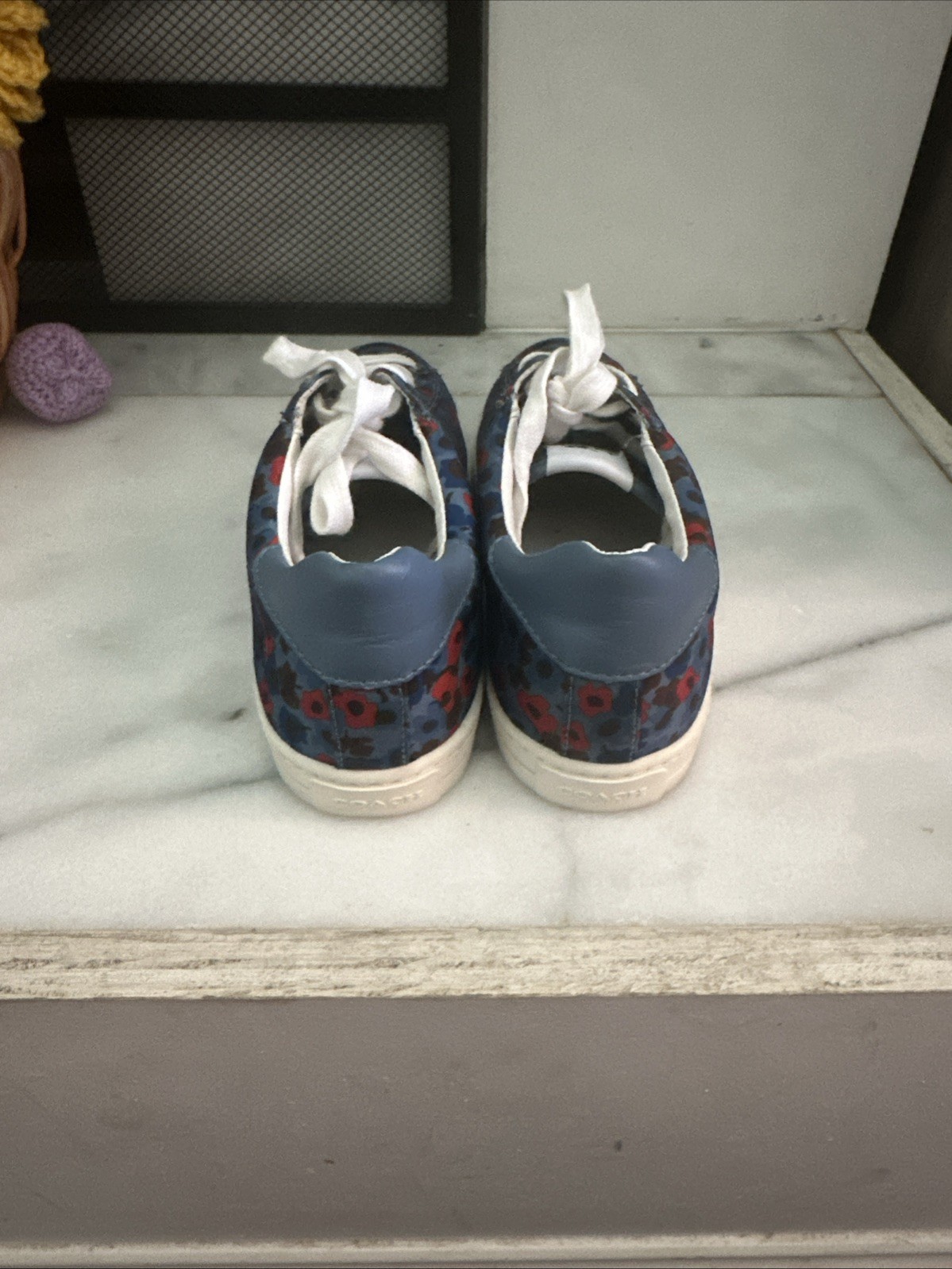 Coach Dust Multi Floral Print Sneakers Womens Size 6 Lace Up Low Top Shoes