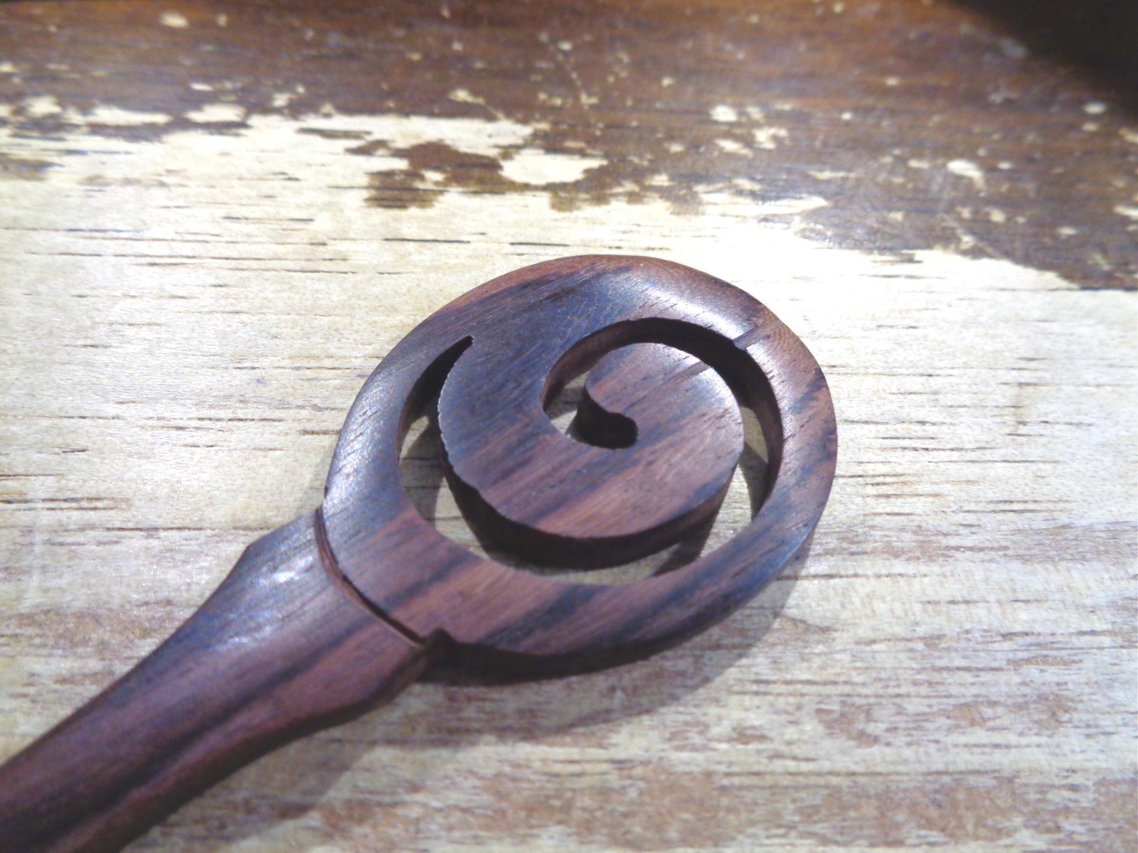 1 7/16″ X 1 13/16″ EXOTIC INDONESIAN ROSEWOOD MAORI KORU HAIR PICK STICK 7 1/4″
