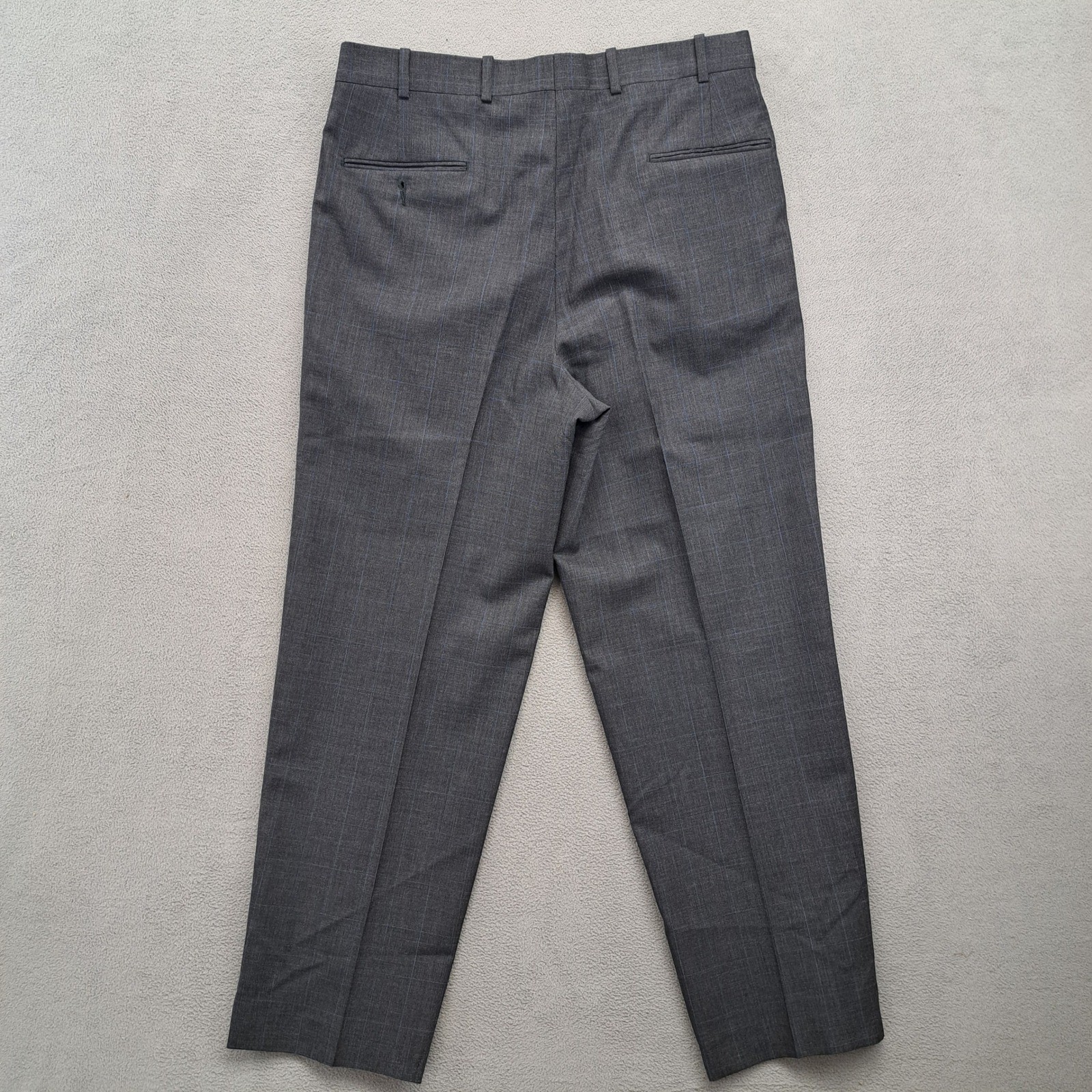 Tom James Mens 42R Gray Plaid 2 Piece Suit Corporate Image Pleated Pants 34×30