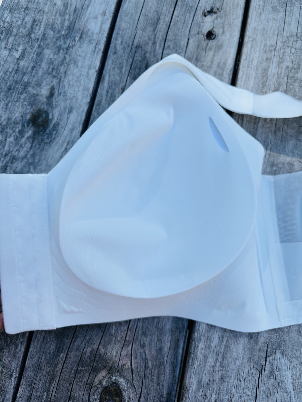 NWT Luna Hug 2XL Front Hook Closure Bra No Wire Light Removable Padding White