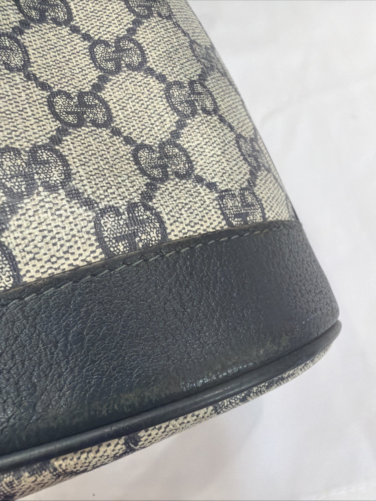 Vintage GUCCI Navy Blue GG Monogram Supreme Drawstring Bucket Bag Shoulder Purse