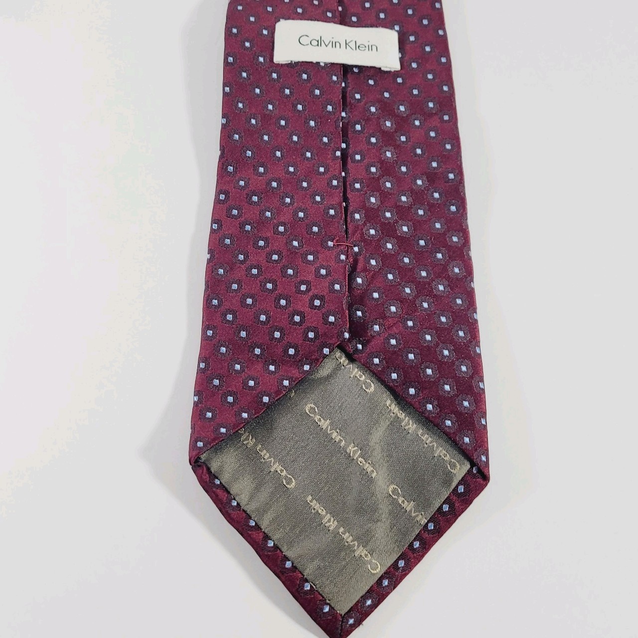 Calvin Klein Men’s Burgundy Red Silk Tie 3.5 Inches Wide