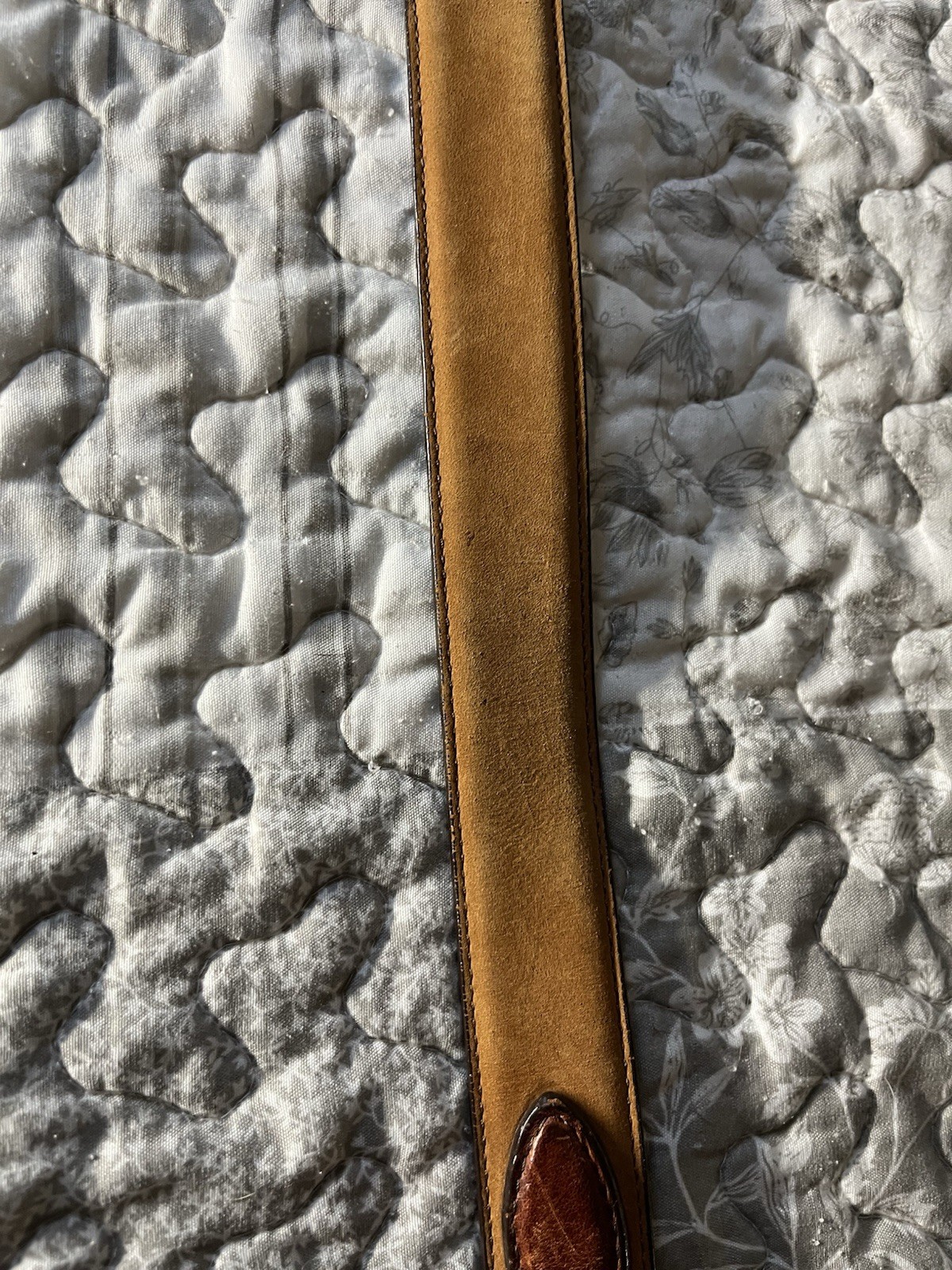 Two-Tone Brown/Tan Solid Belt Size 34, 1 1/2 in Width w/ Buckle