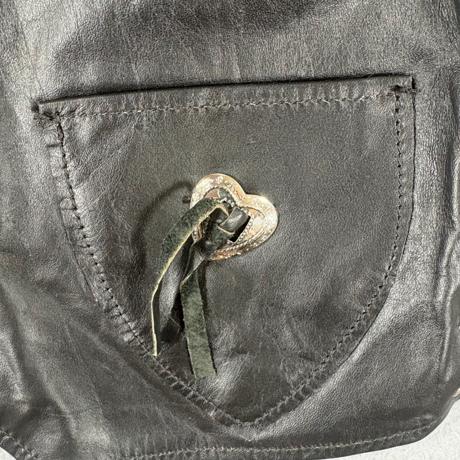 Unbranded Leather Biker Vest Kids L Black Excellent Heart Concho Lace Up Side