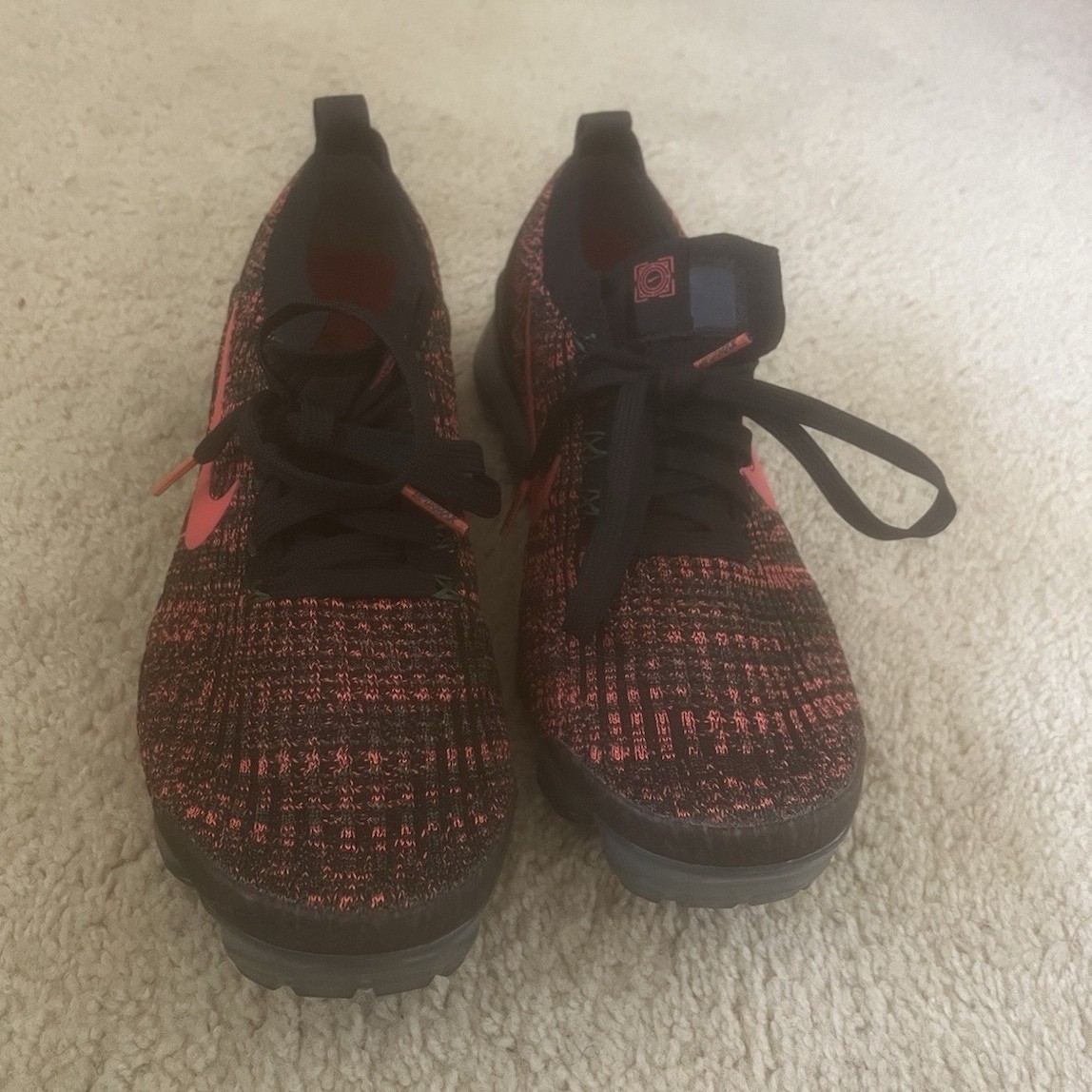 Nike Air VaporMax Black/Pink Men’s Low Top Lace-Up Running Athletic Sneakers
