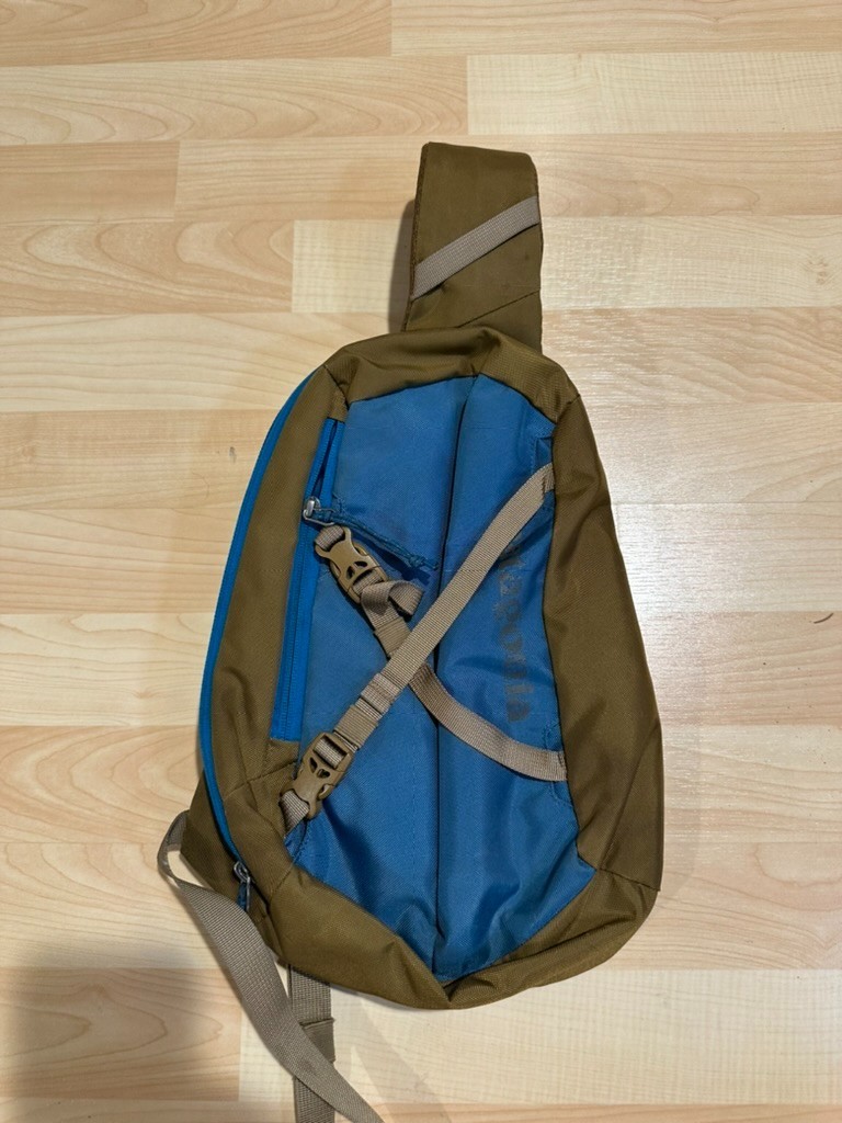 Patagonia Atom Sling 8L Crossbody Bag Blue Green Logo Hiking Adjustable
