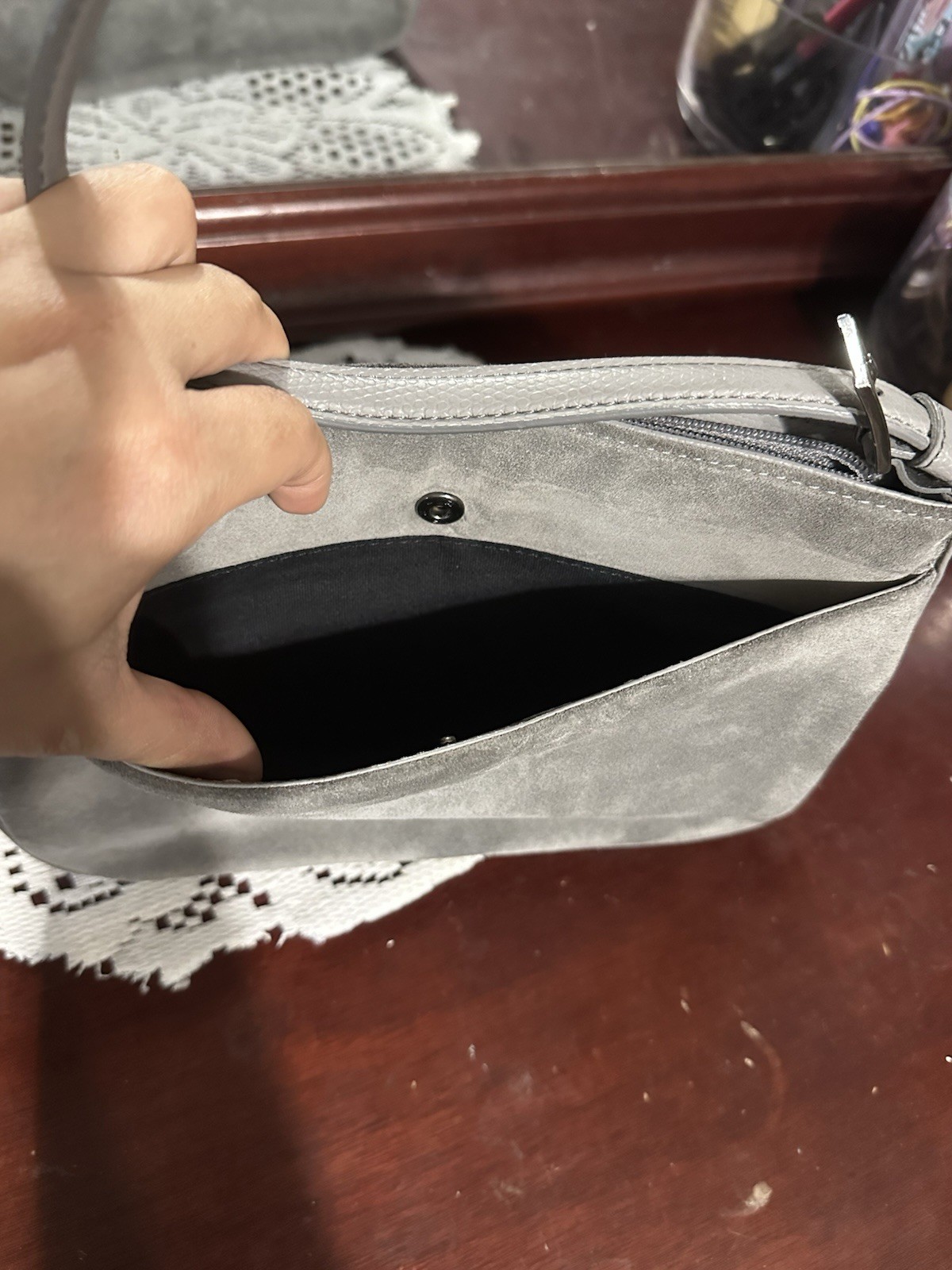 Jones New York Gray Solid Shoulder Bag Zip Closure Inner Pockets Black Lining