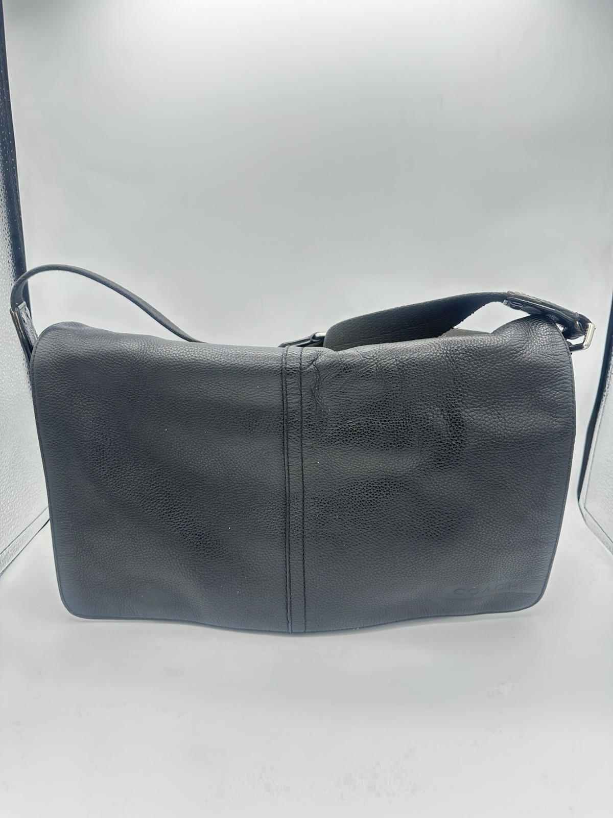 Coach Pebbled Leather Messenger Bag Style F70423 Long Adjustable Strap Black