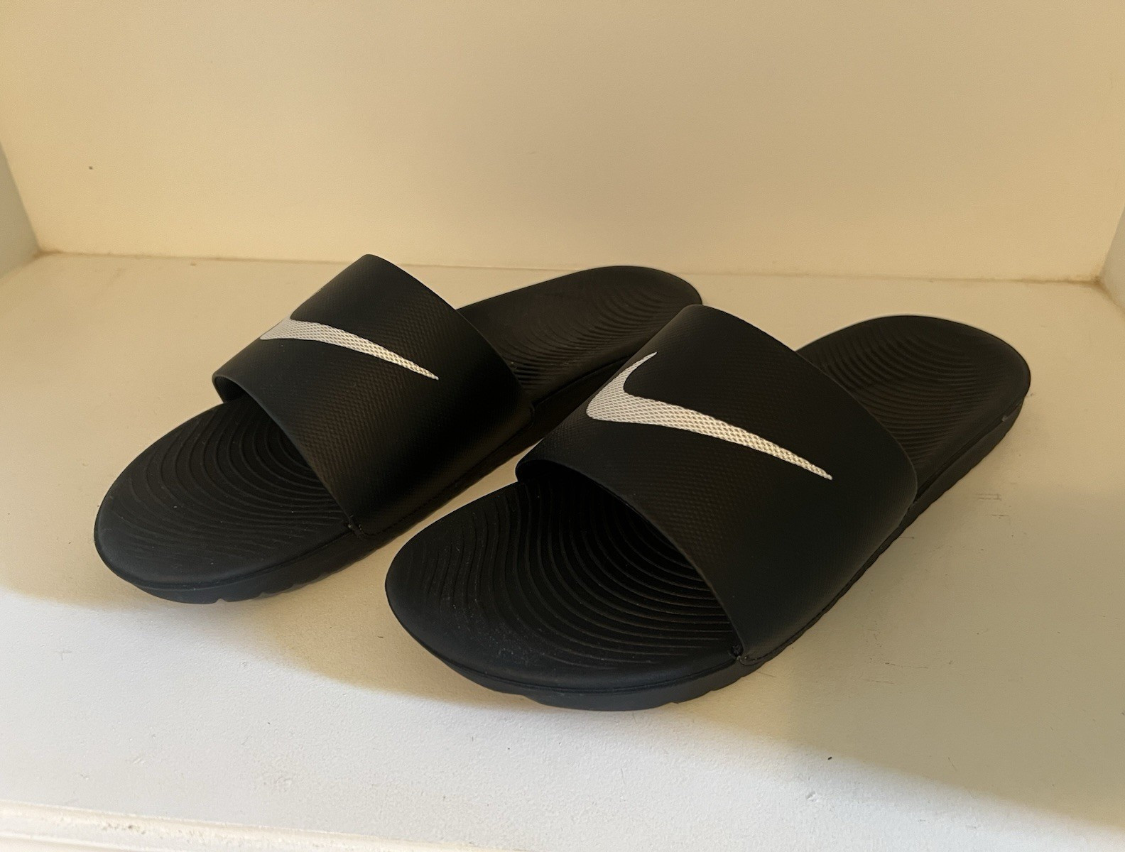 Nike Men’s Slide Sandals Black/White Swoosh Logo Slip-On US 12 EU 46 UK 11