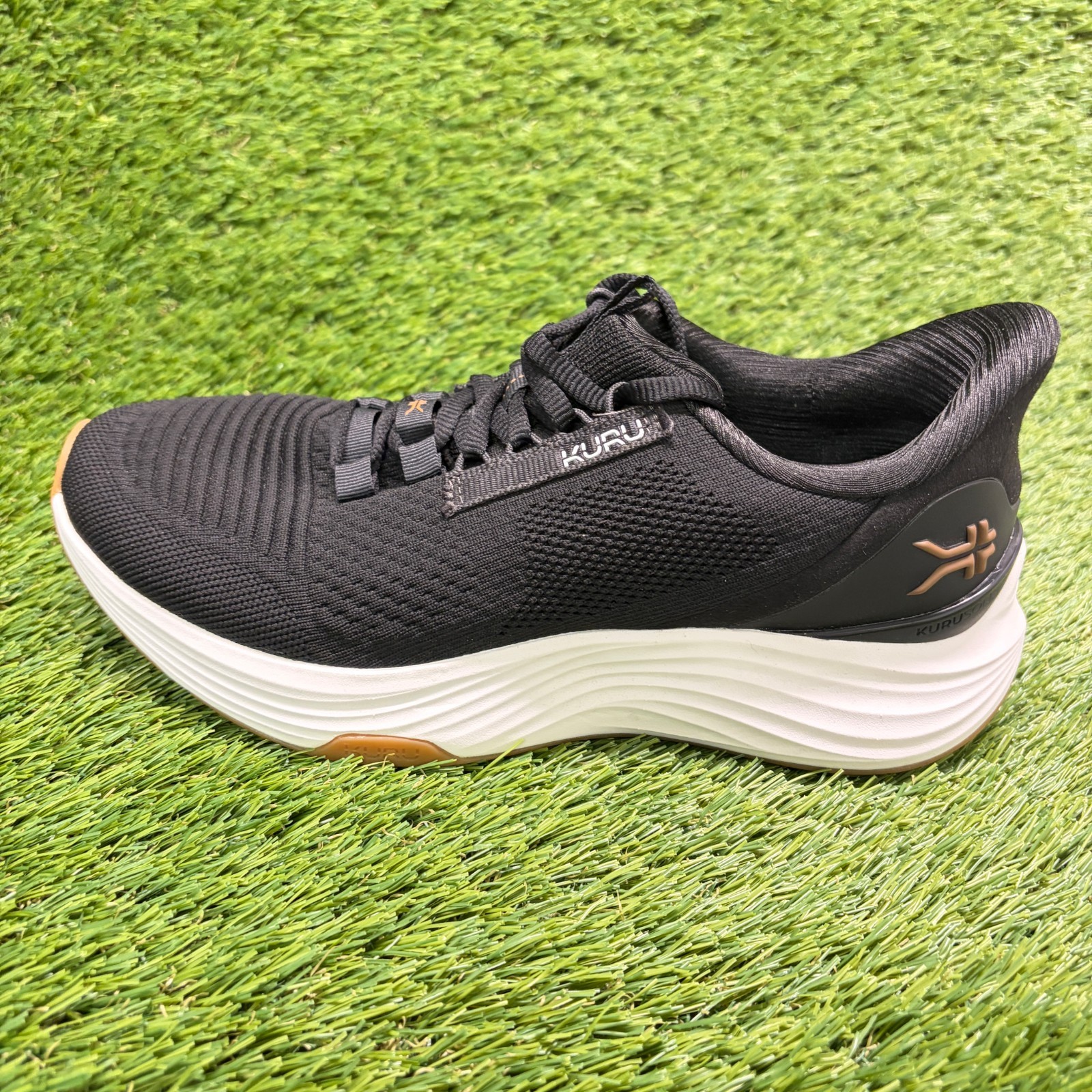 Kuru Atom 2 Womens Size 8D Black White Athletic Running Walking Shoes Sneakers