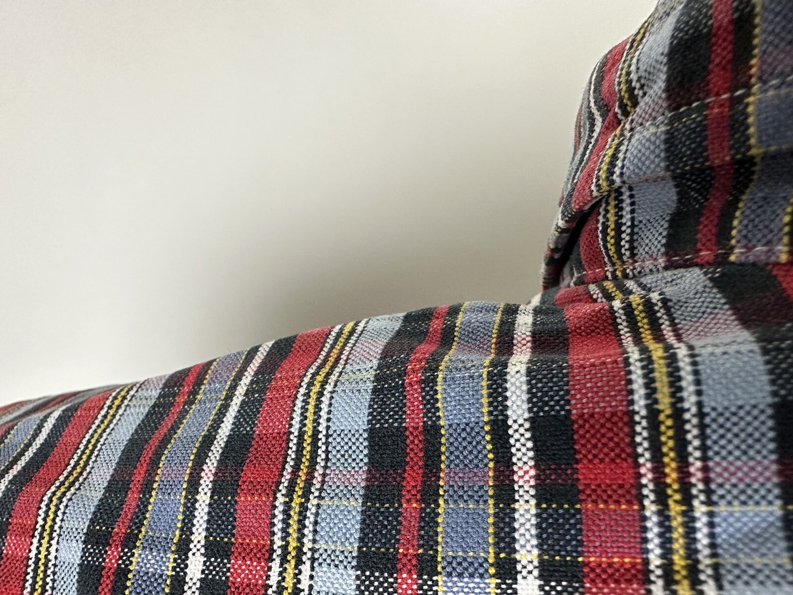 Vintage Oxford Shirt Men Large Casual Gray Red Plaid Button Down Cremieux STAIN