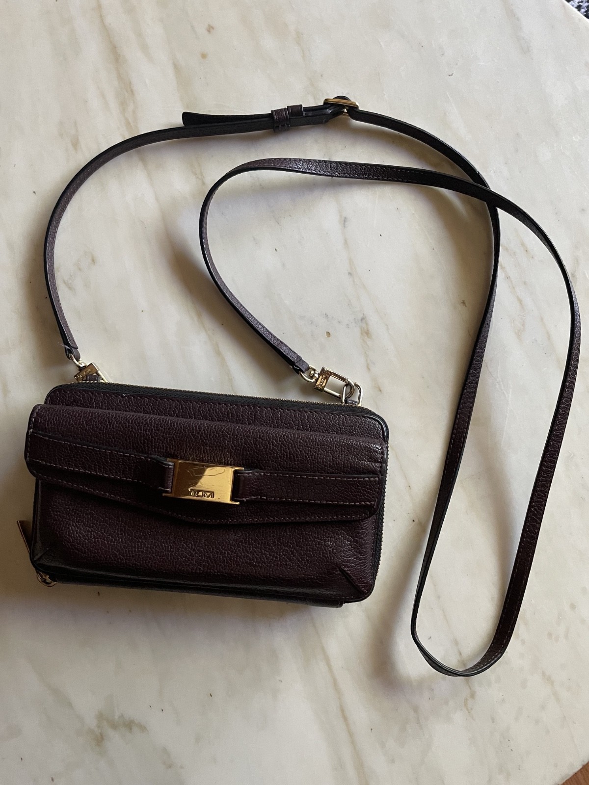 Tumi One Size Leather Crossover Bag – Excellent condition; $325 new