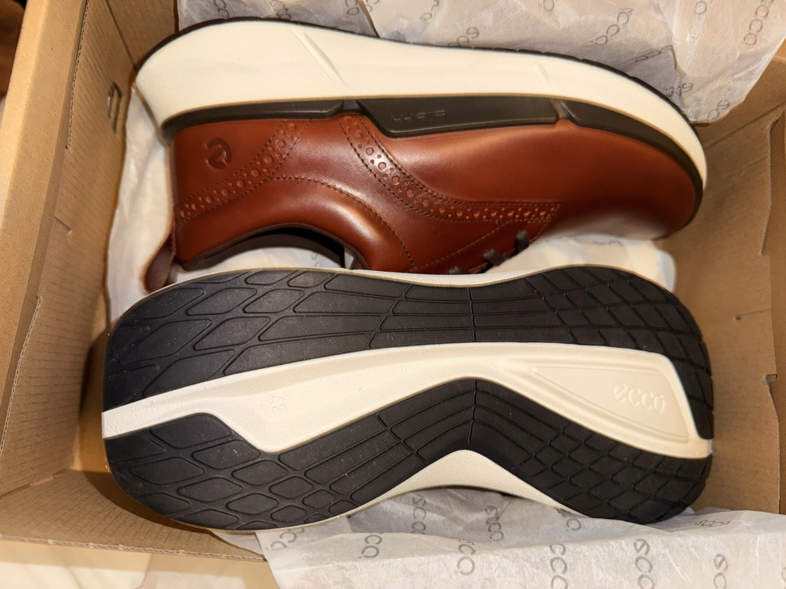 ECCO Biom 2.2 Men’s Hybrid Sneaker Size 42 (USA 8-8.5)Cognac – NEW IN BOX
