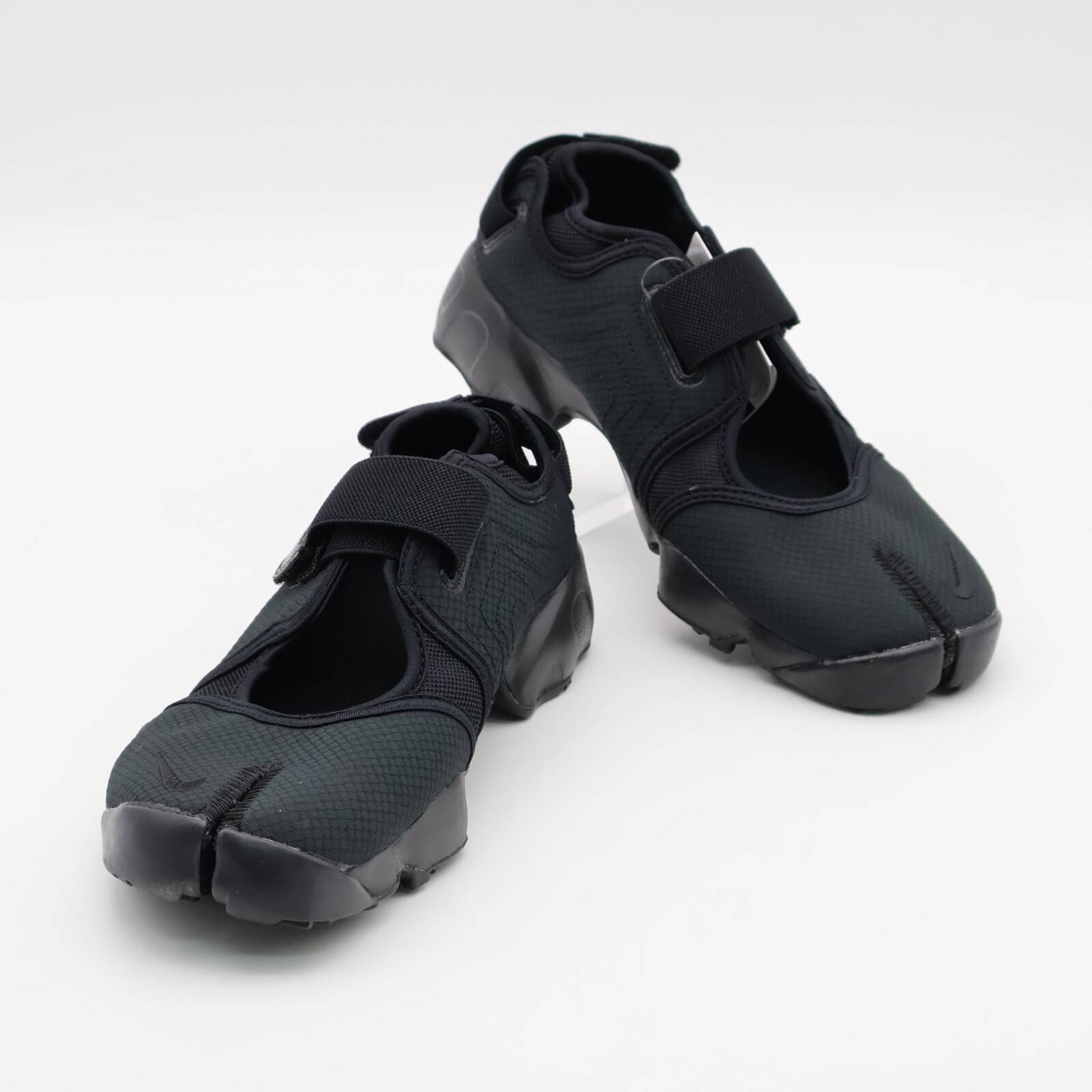 DN1338-004 Nike Air Rift Breathe Black White Black (Women’s)