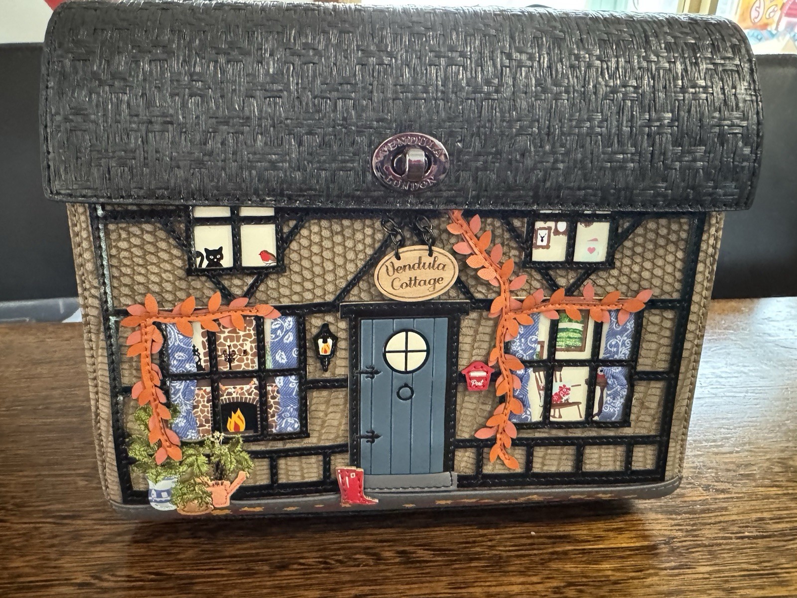 Vendula London winter cottage box bag