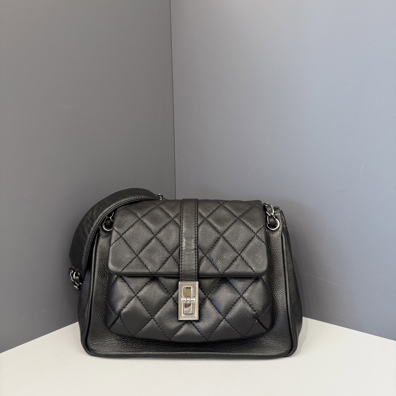 Chanel Quilted Flap Bag Black Grained Calfskin (kc033026b9)