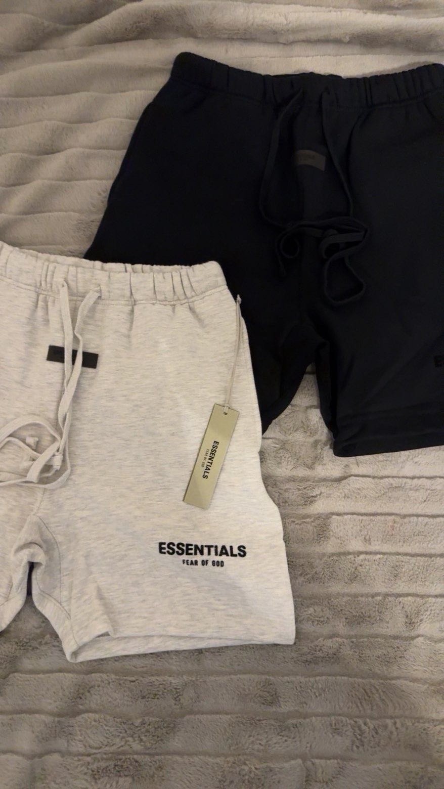 Essentials Fear of God Men’s Fleece Cotton Sweat Shorts M Gray/Black Pockets