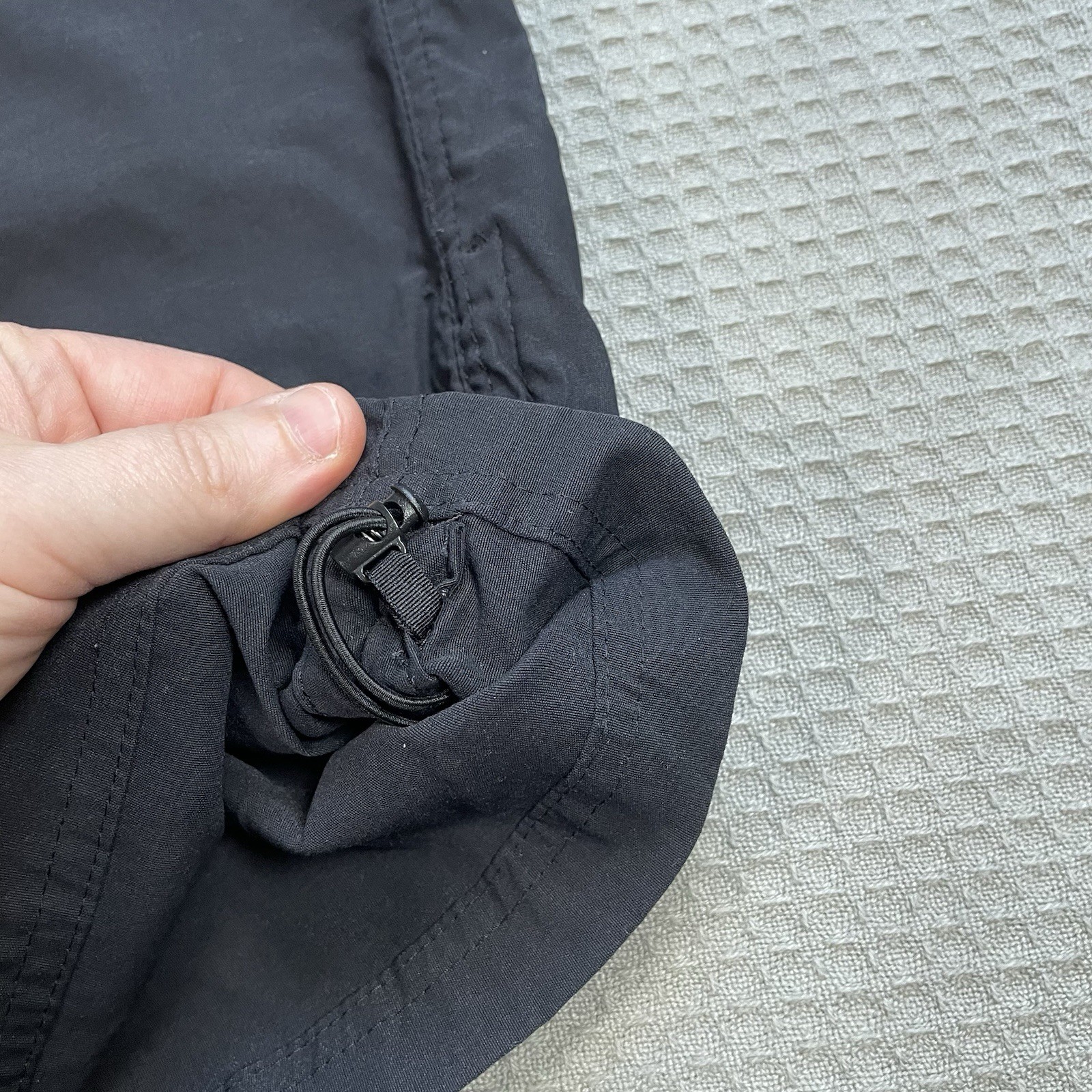Eddie Bauer Rainier Capri Pants 6 Womens Black Nylon Stretch Hiking