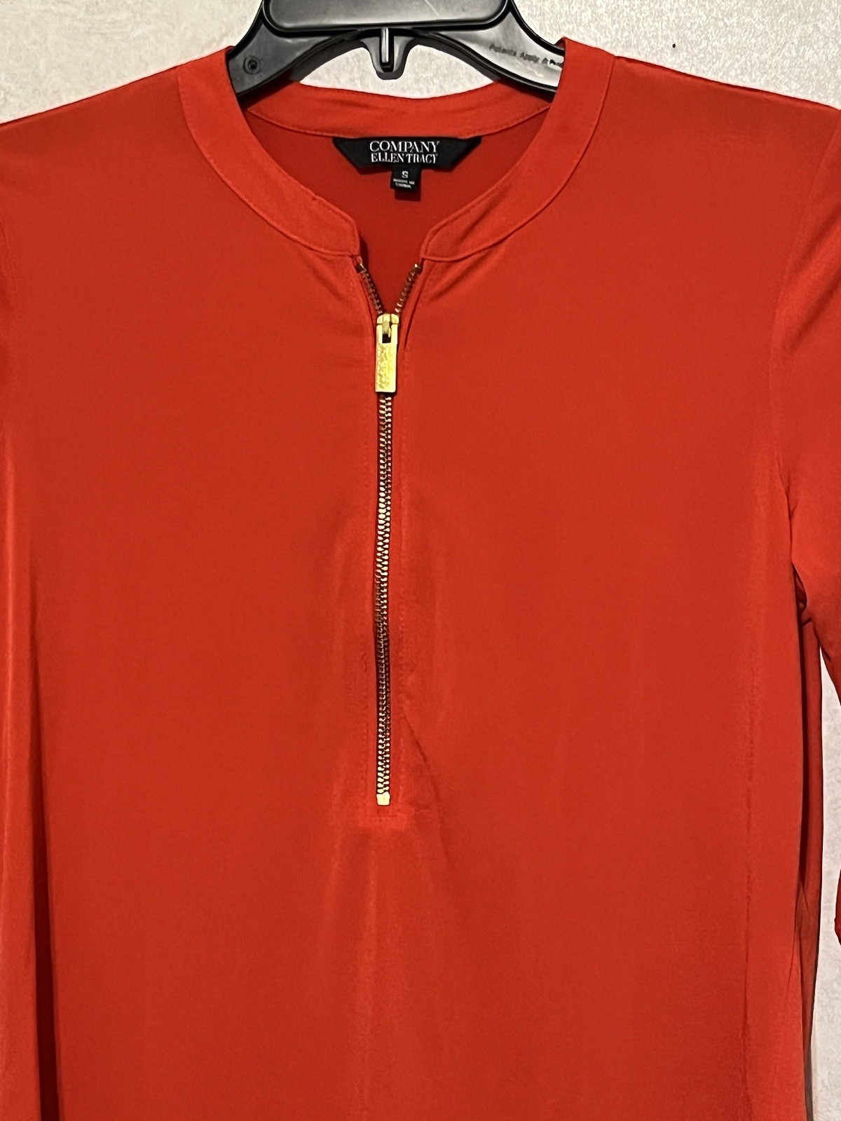 Ellen Tracy Red Tunic W/Zipper And Gold Buttons – Roll-tab Sleeves – Sz S