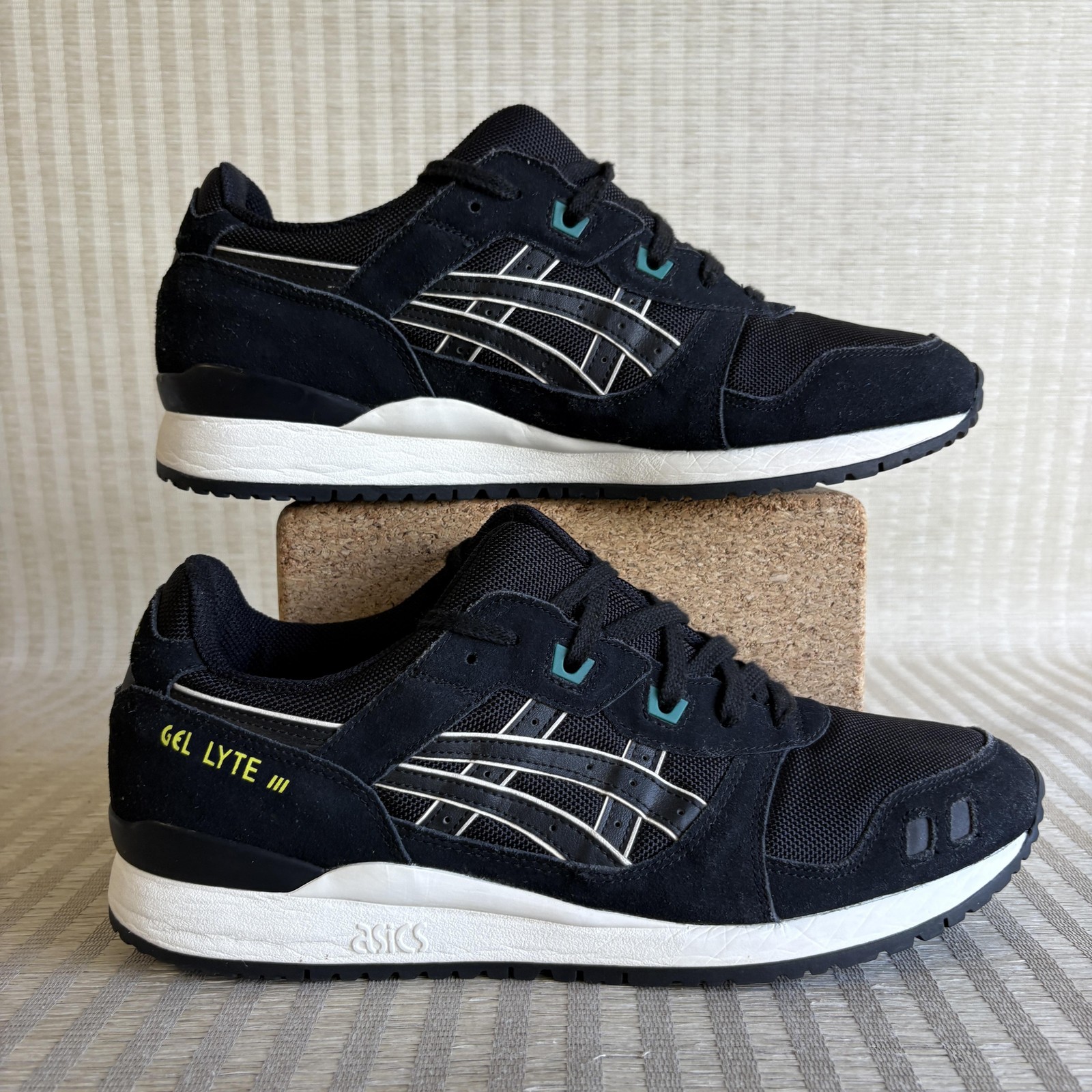 Asics GEL Lyte III OG Neon Accent Shoes Mens 12 Black Suede Sneakers 1191A298