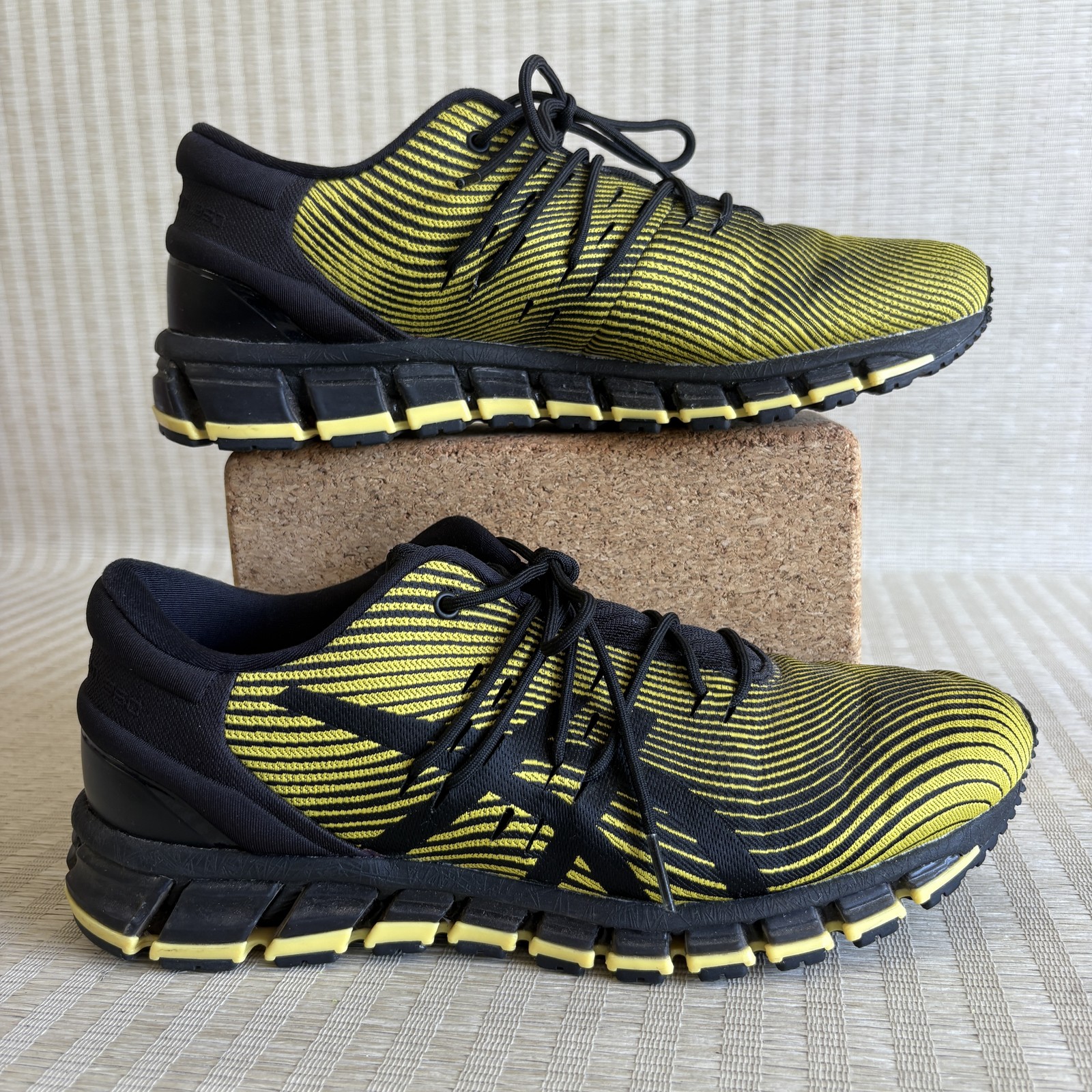 ASICS Gel Quantum 360 4 Shoes Mens Size 9.5 Dojo Black Tai Chi Yellow 1021A120